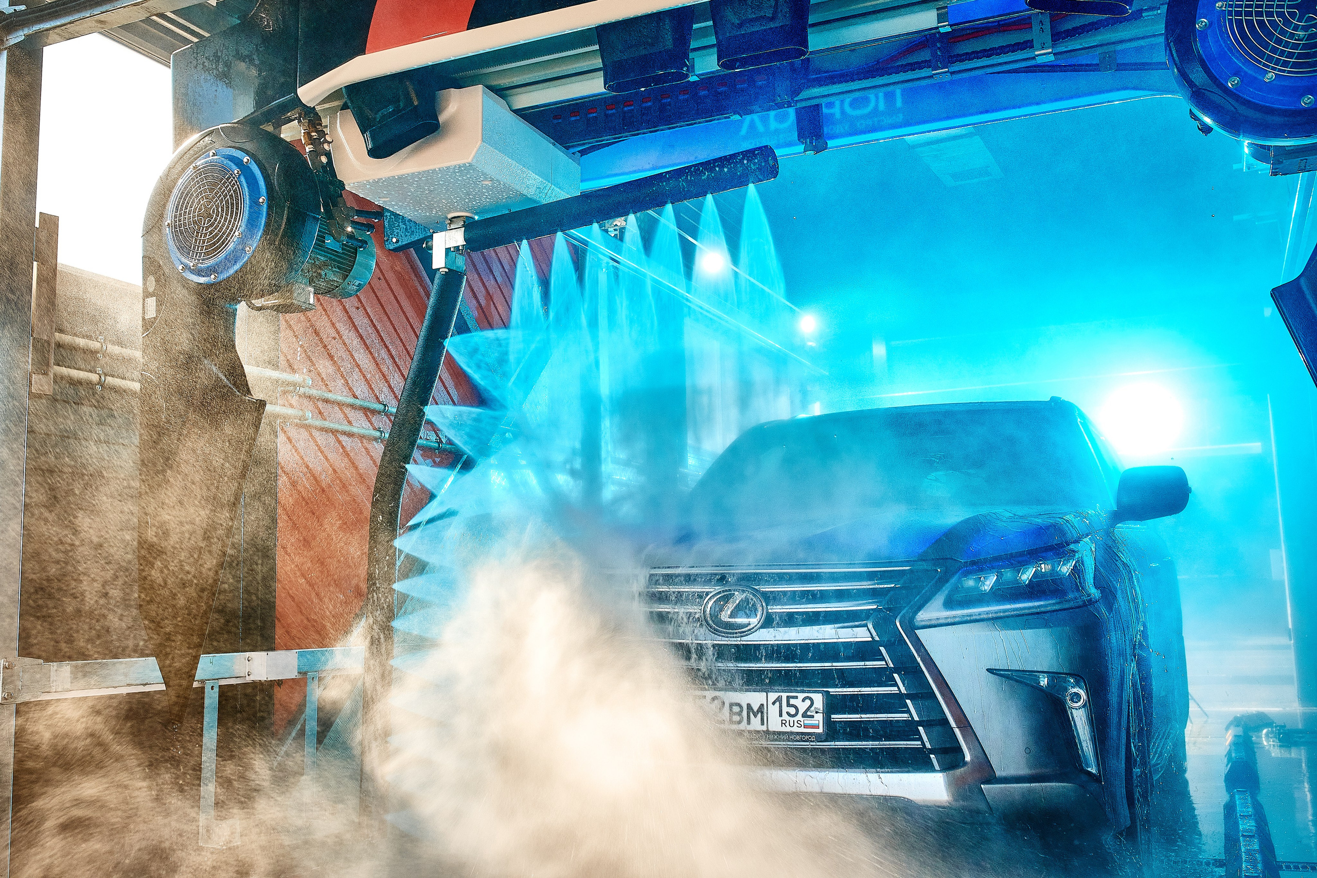 Рекламная съёмка для сети роботизированных автомоек Портал. Антон Артюшин, портретный фотограф. Москва