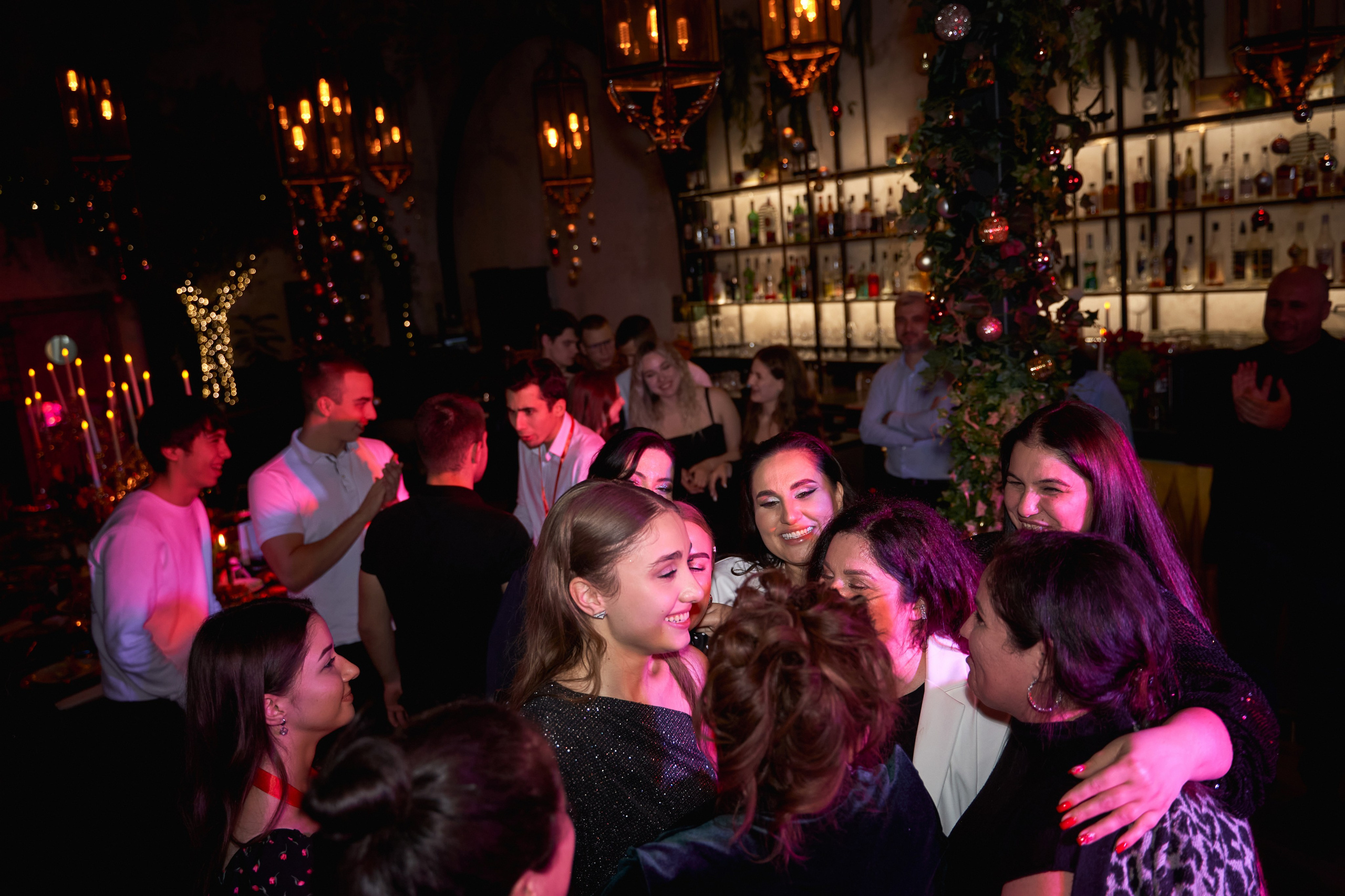 Светская съемка дня рождения 18 лет Камилле от ТВИНС СТУДИО. ТВИНС СТУДИО — лучшие свадебные фотографы и видеографы в Краснодаре