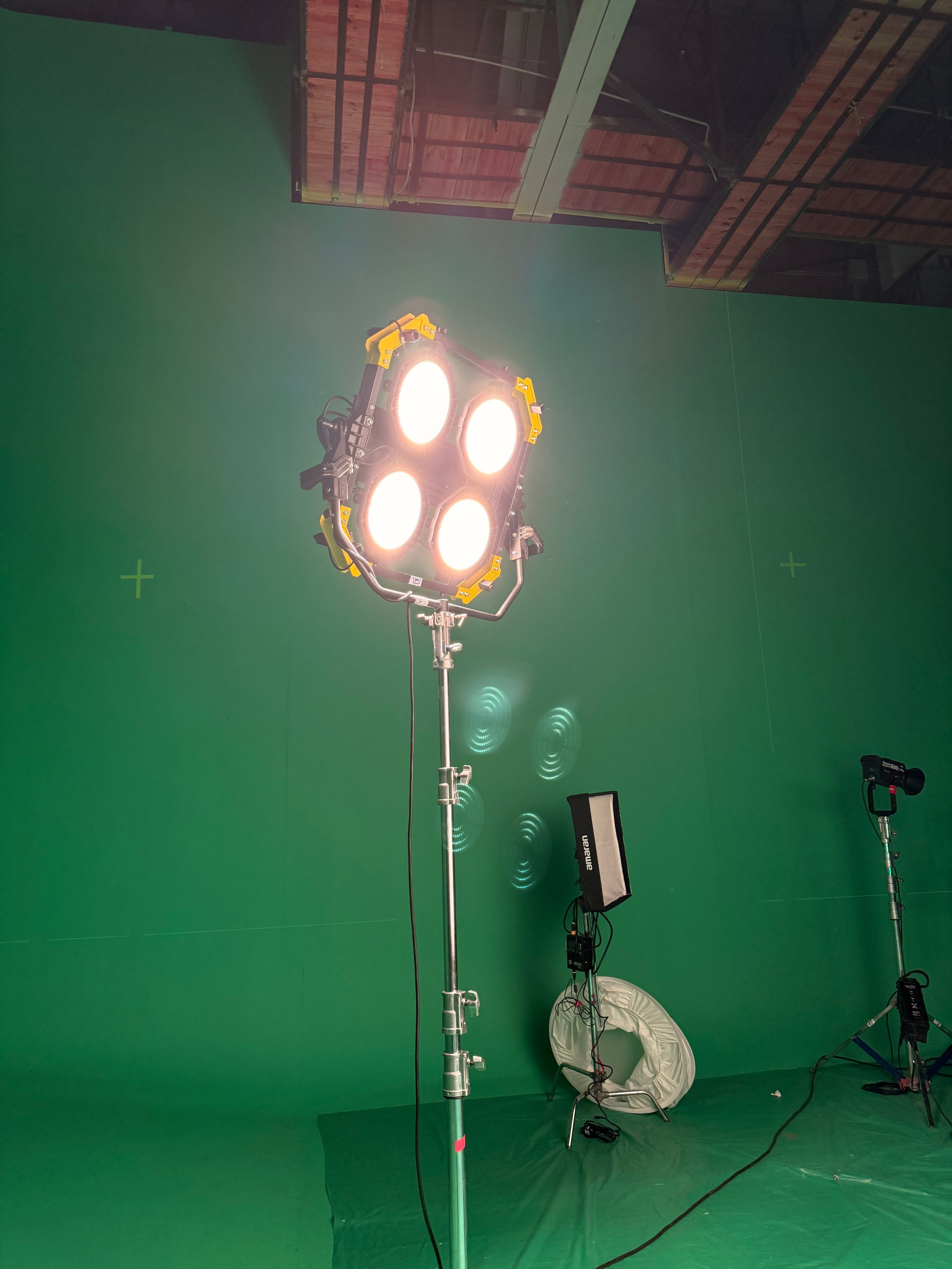 BACKSTAGE GALLERY. «MAK FLAME»