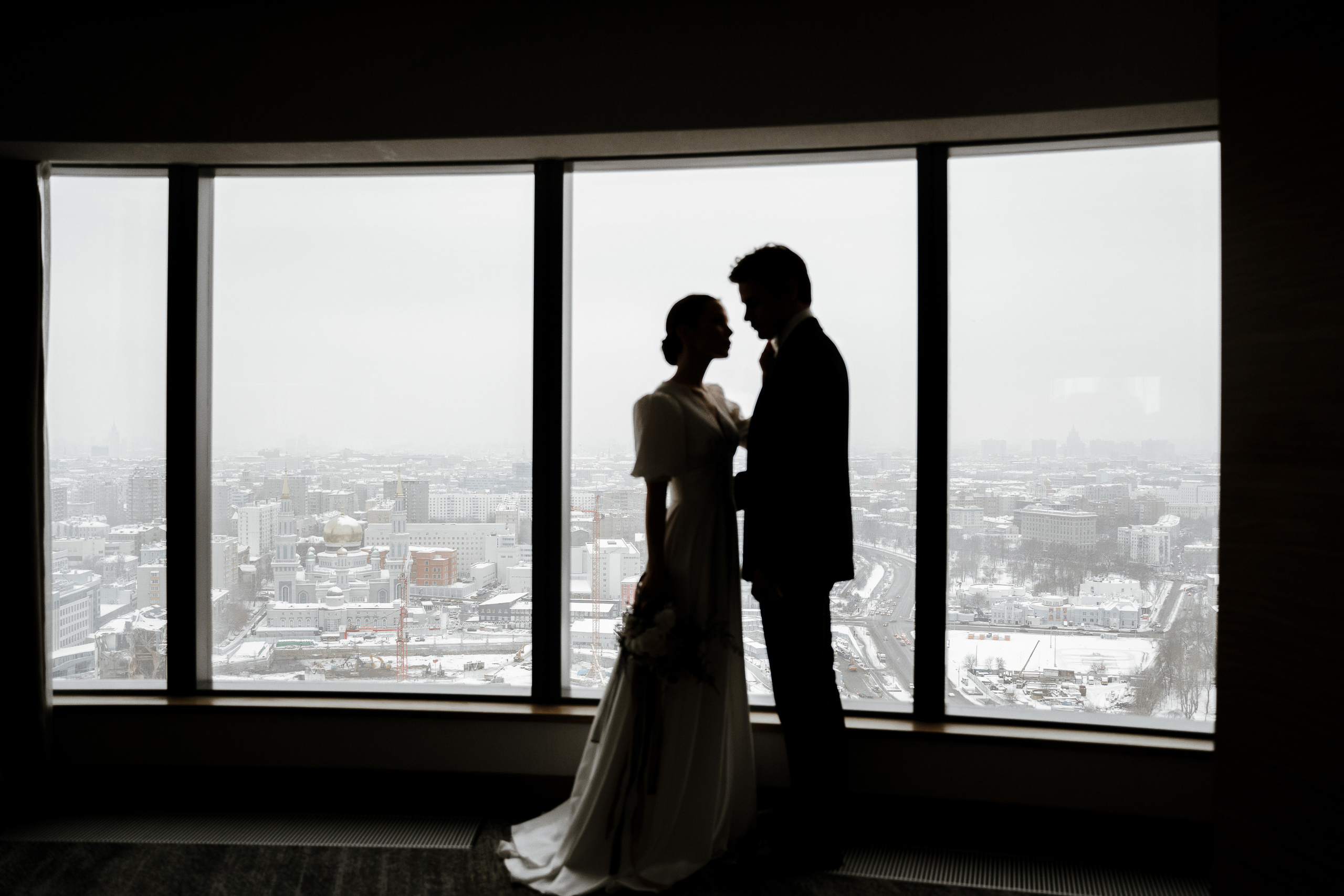 Свадебная фотосессия в отеле Radisson Blu Olympiyskiy Hotel Moscow 5*