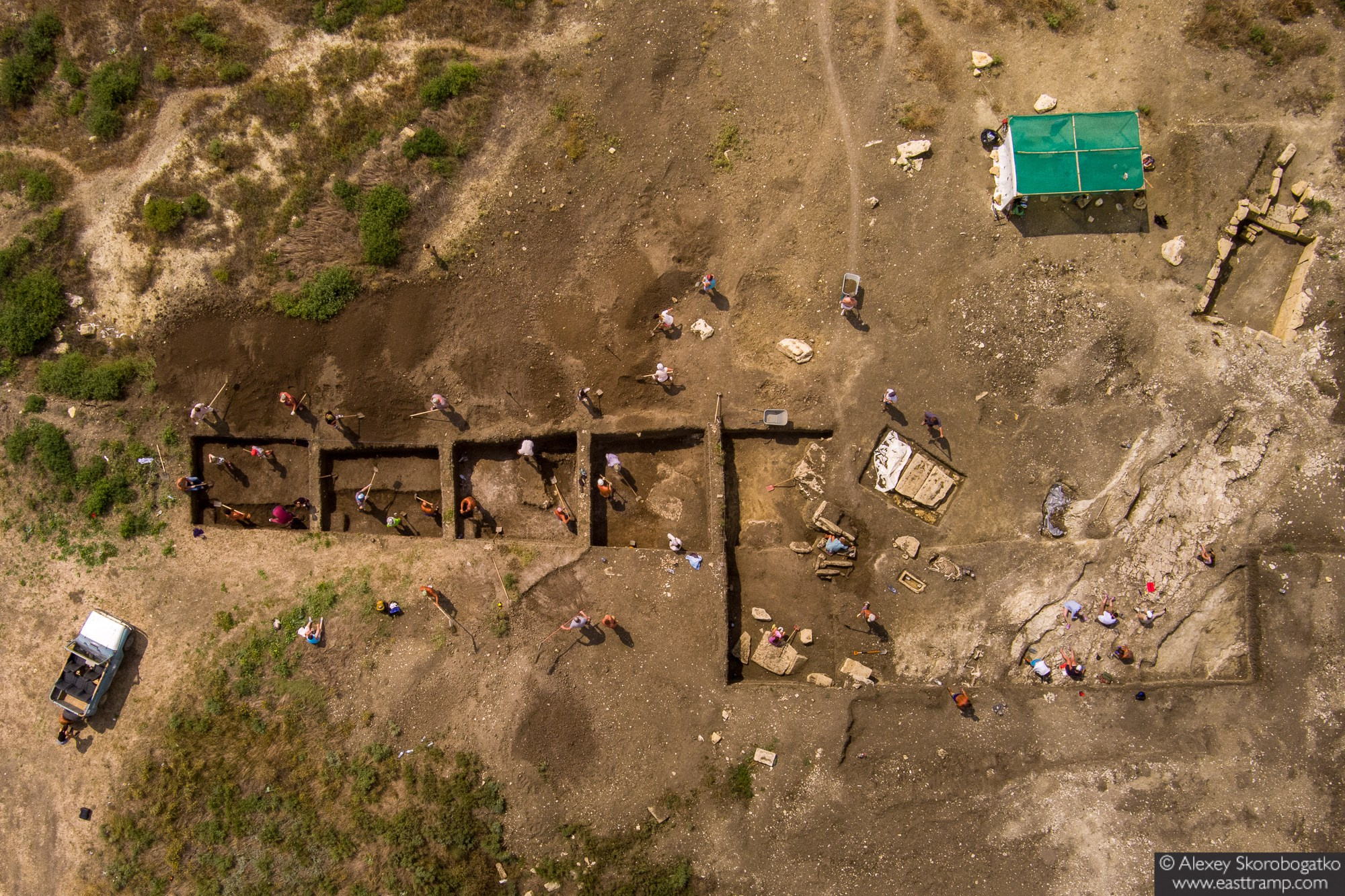 Археологические раскопки некрополя Кыз-Аул в Крыму. Фотограф Алексей Скоробогатько