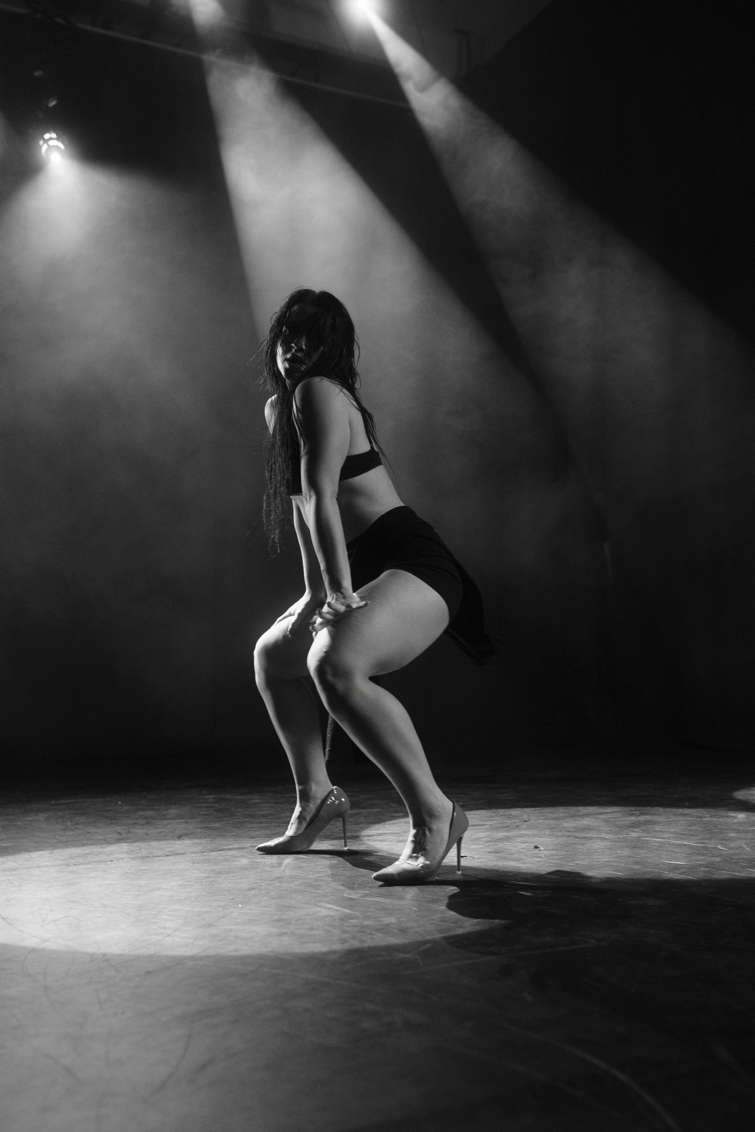 Reportage photography of dancers in the movie pavilion