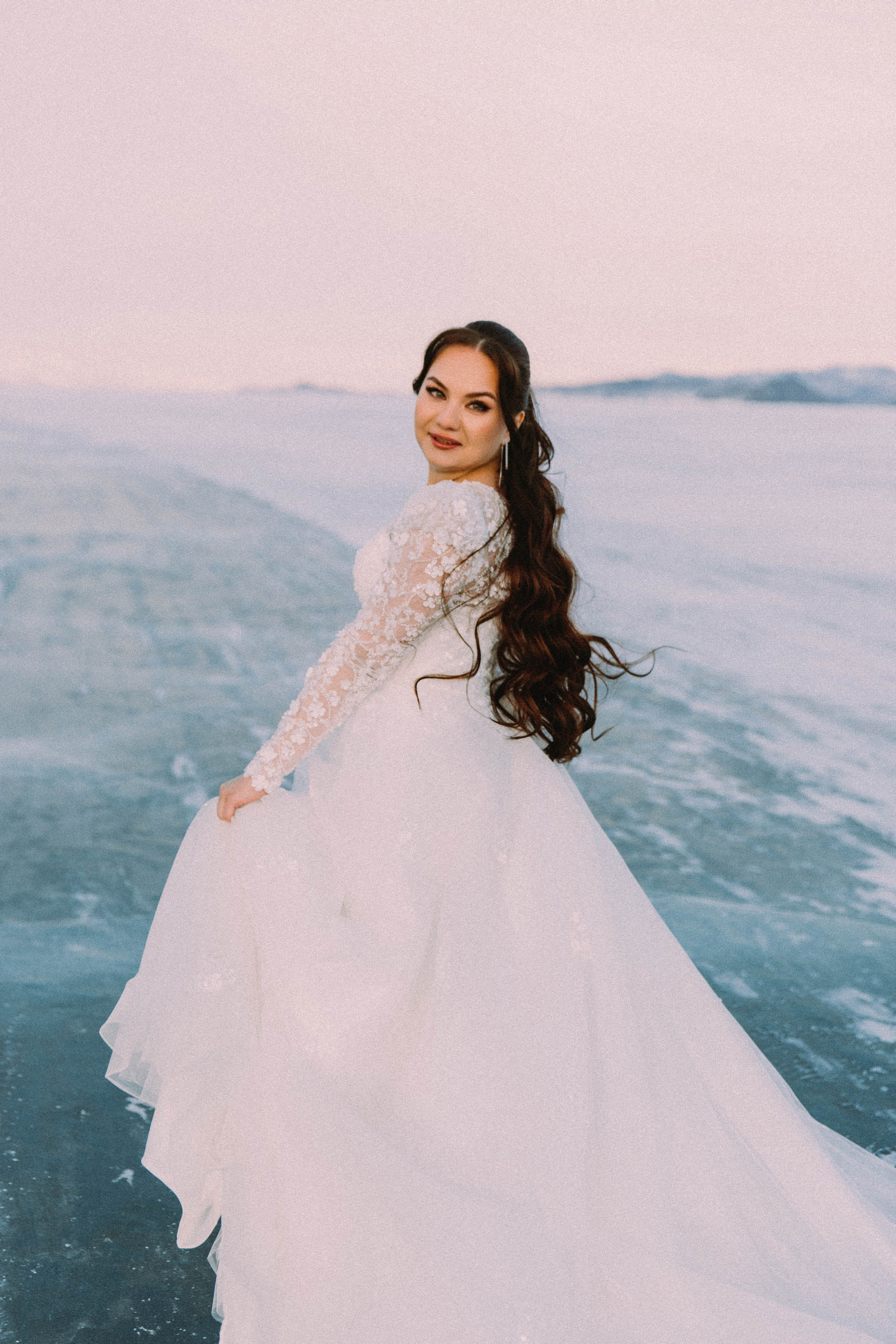 Свадебная зимняя съемка на Байкале. Главная