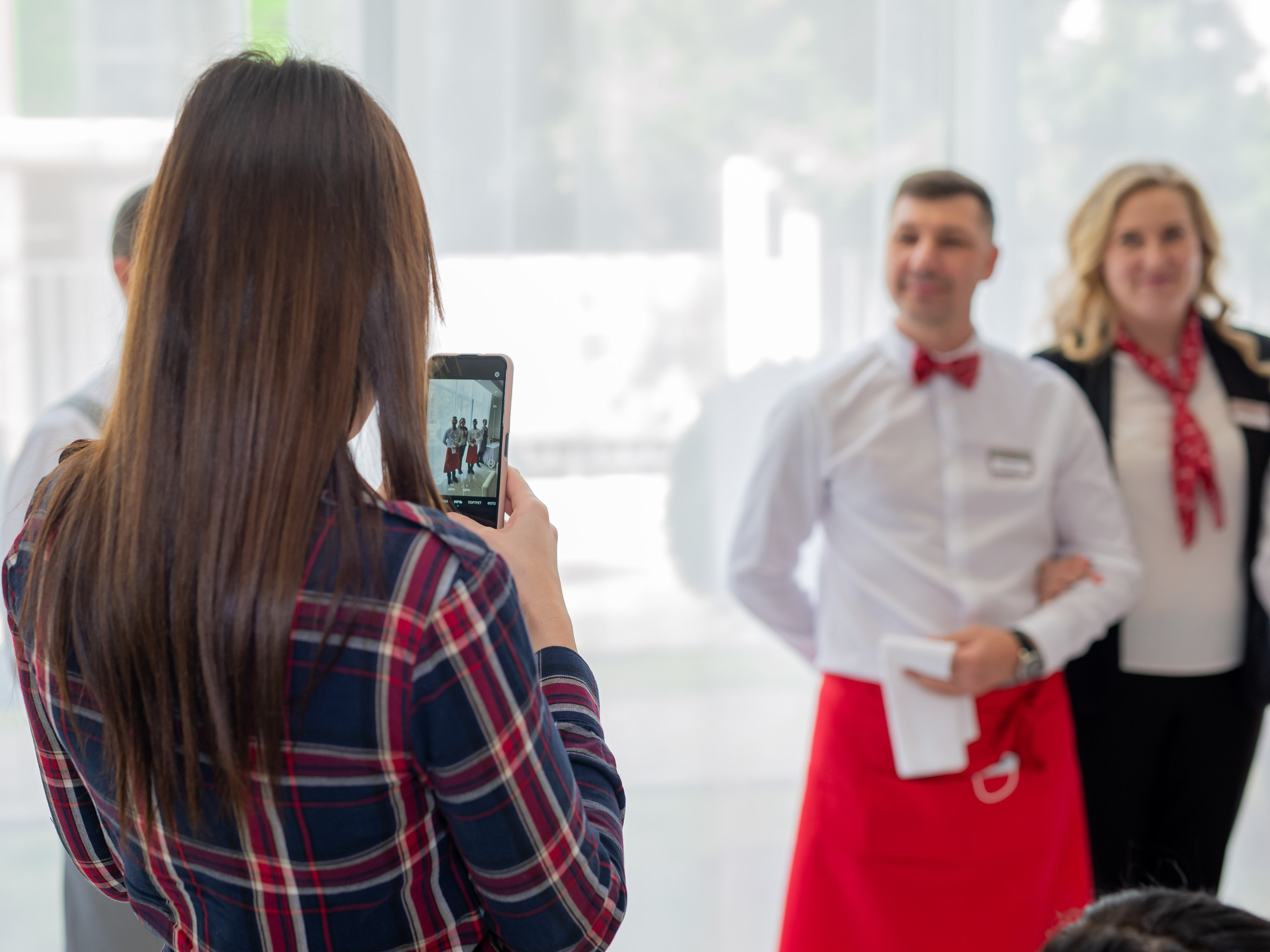 Bridge Resort. 8 марта. Поздравление от мужчин. Фотограф Сергей Катаев