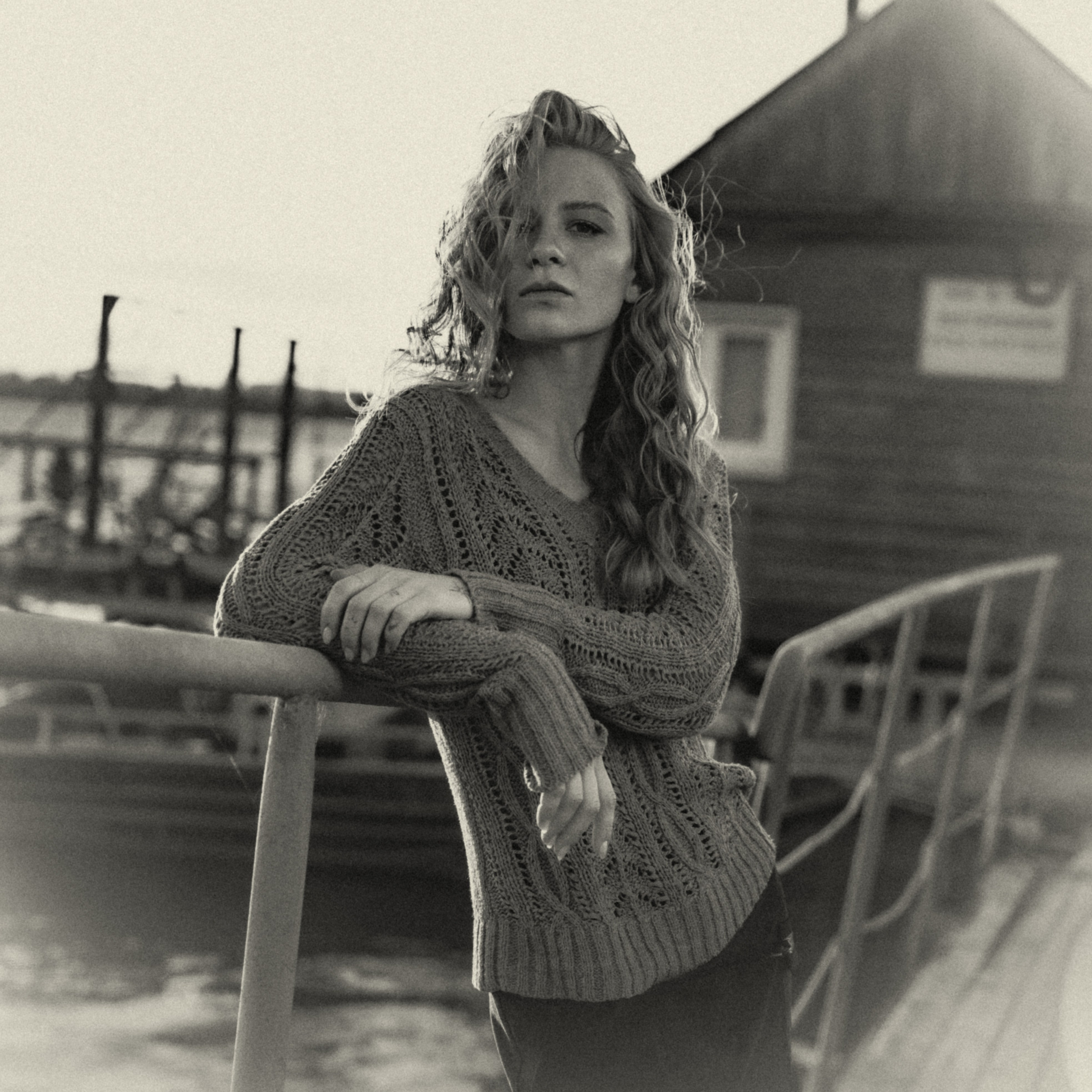 ALINA. TUTSARKIS — Art Director | Stylist | Photographer