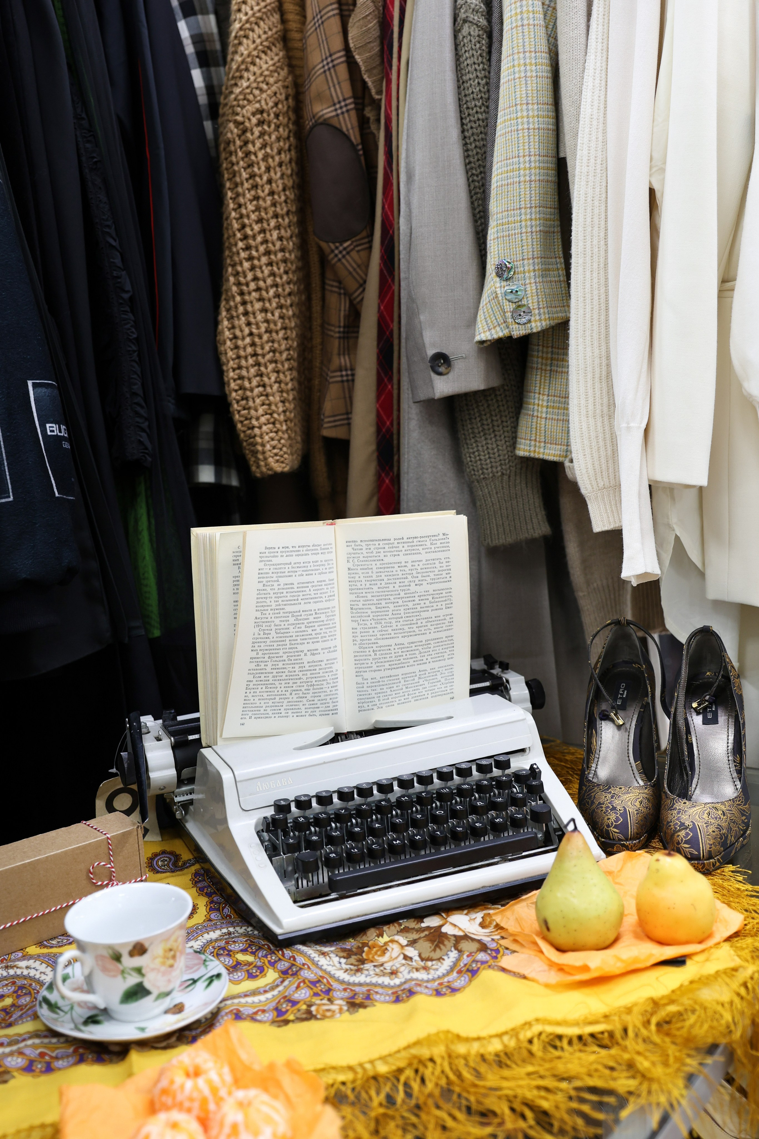 Магазины Charity Shop. Фотограф Дарья Попова