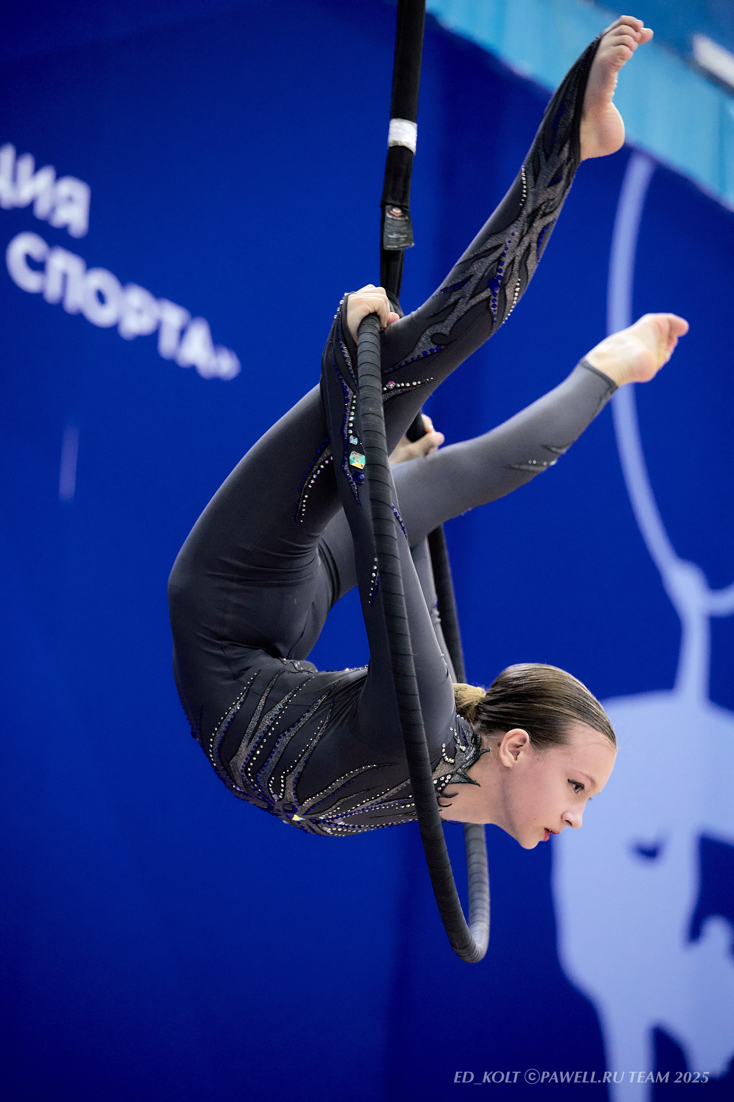 Воздушная гимнастика. ФОТОГРАФ ЭДУАРД КОЛТУНОВСКИЙ