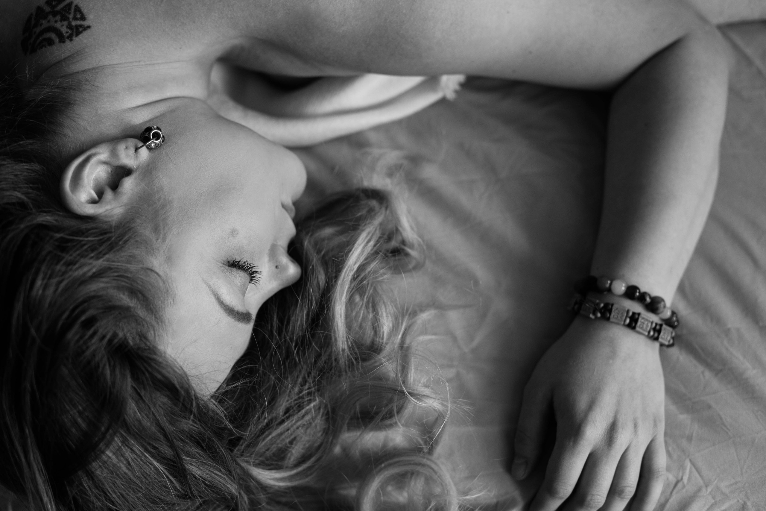 Jane. Photographer in Montenegro — professional photoshoots