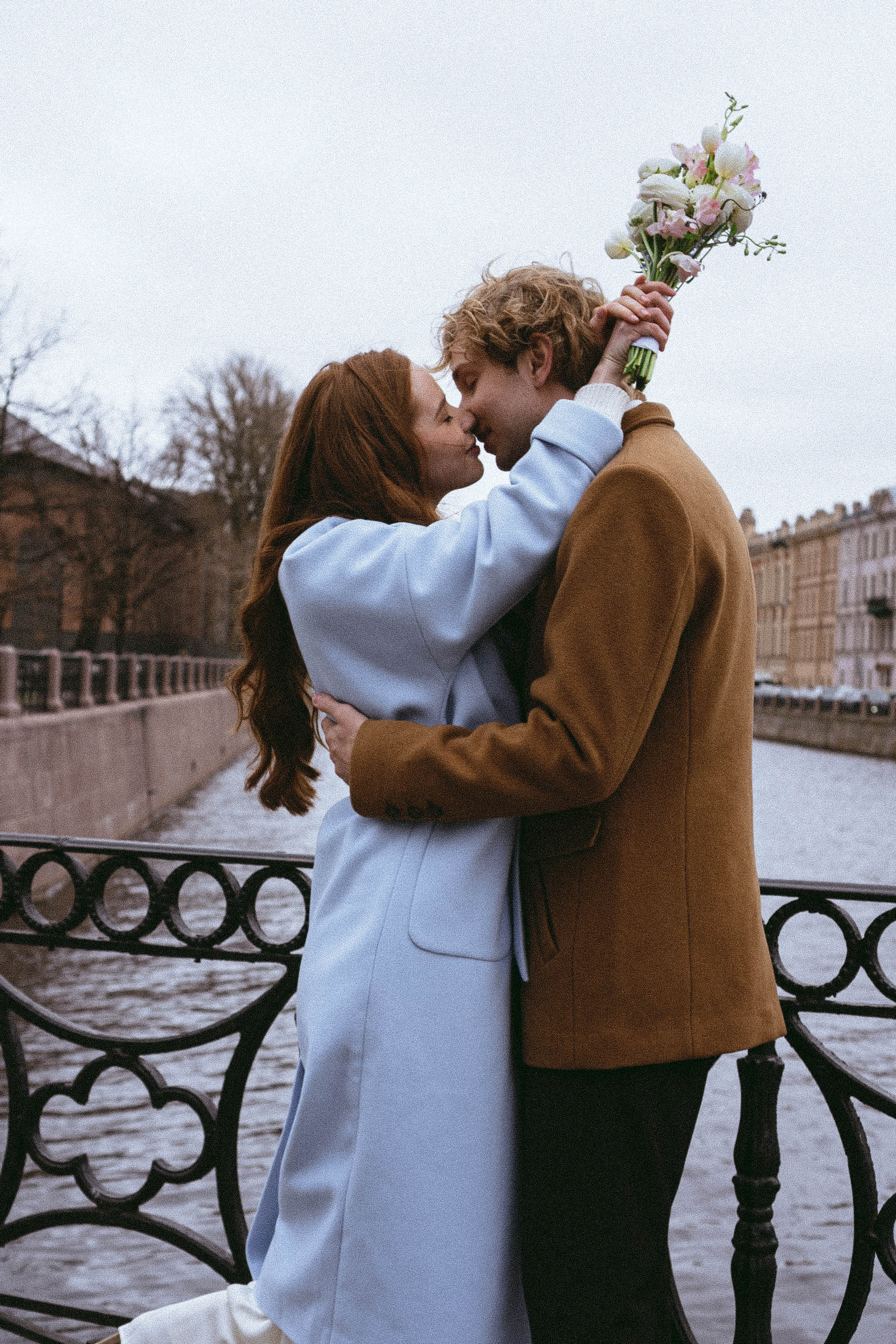 СВАДЕБНАЯ ПРОГУЛКА ПО ПЕТРОГРАДКЕ ВЕСНОЙ (ФОТОСЕССИИЯ ПАРЫ СВАДЕБНАЯ). Профессиональный фотограф, Санкт-Петербург — Виктория Богомолова