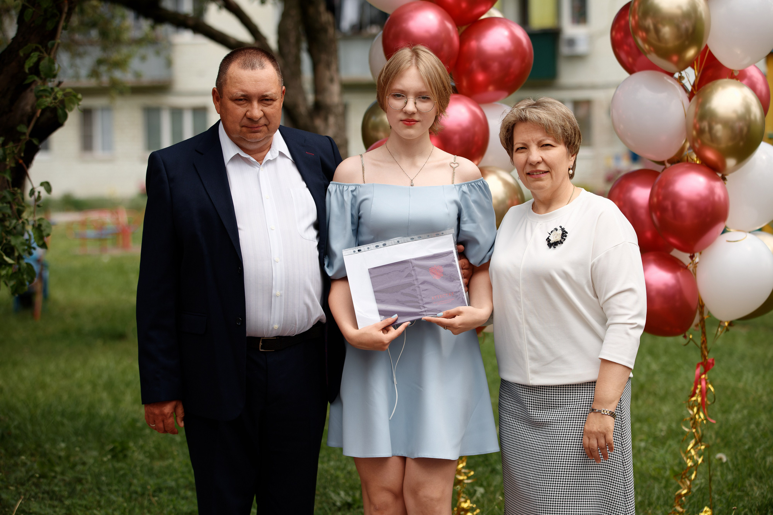 Вручение аттестатов Школа № 57. Семейный фотограф — Макс Белогрудов