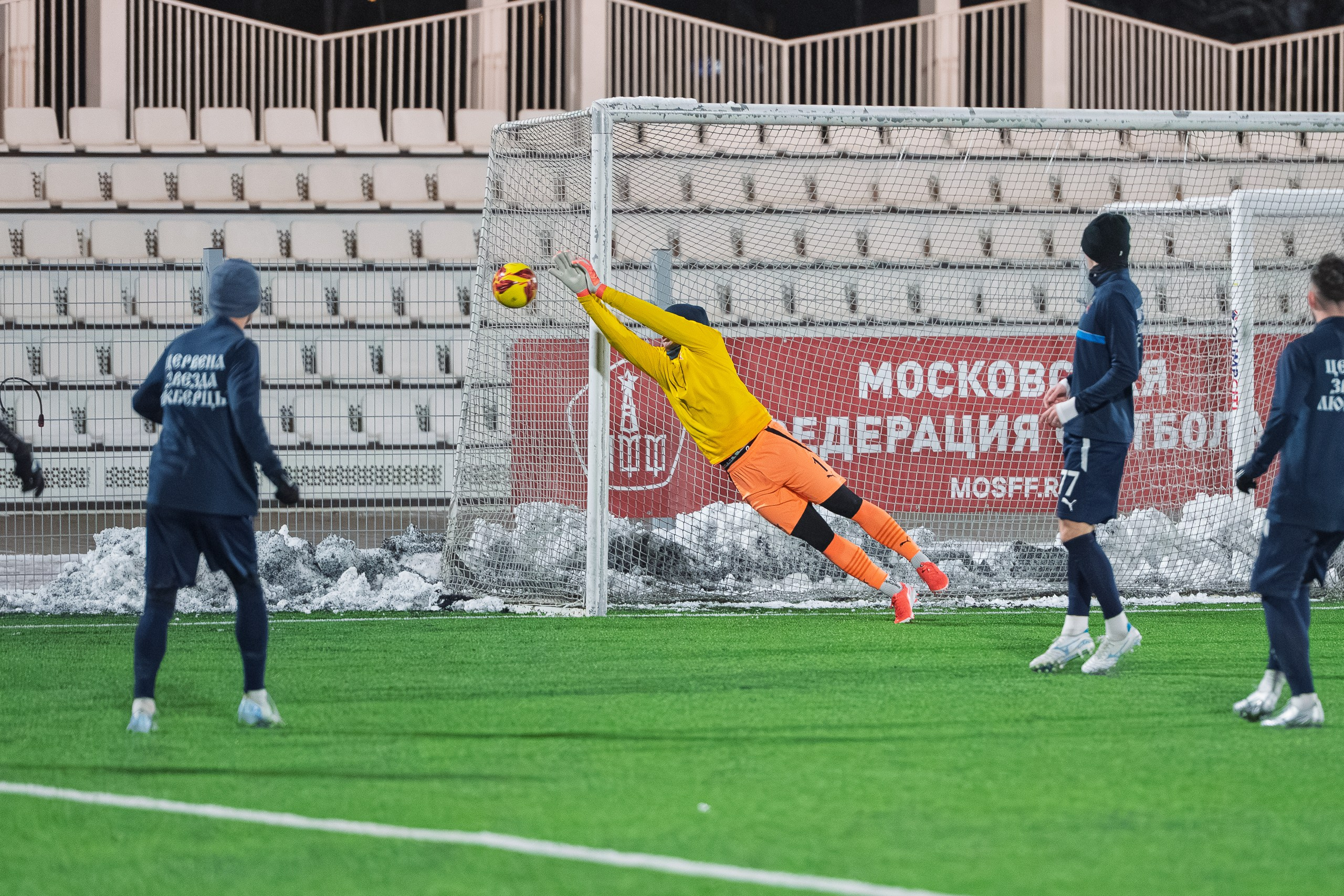 Атлетико — Цервена Звезда — Чемпионат ЛФЛ ЮВАО. Спортивная фотосъемка в Москве и Московской области — Спорт в Москве