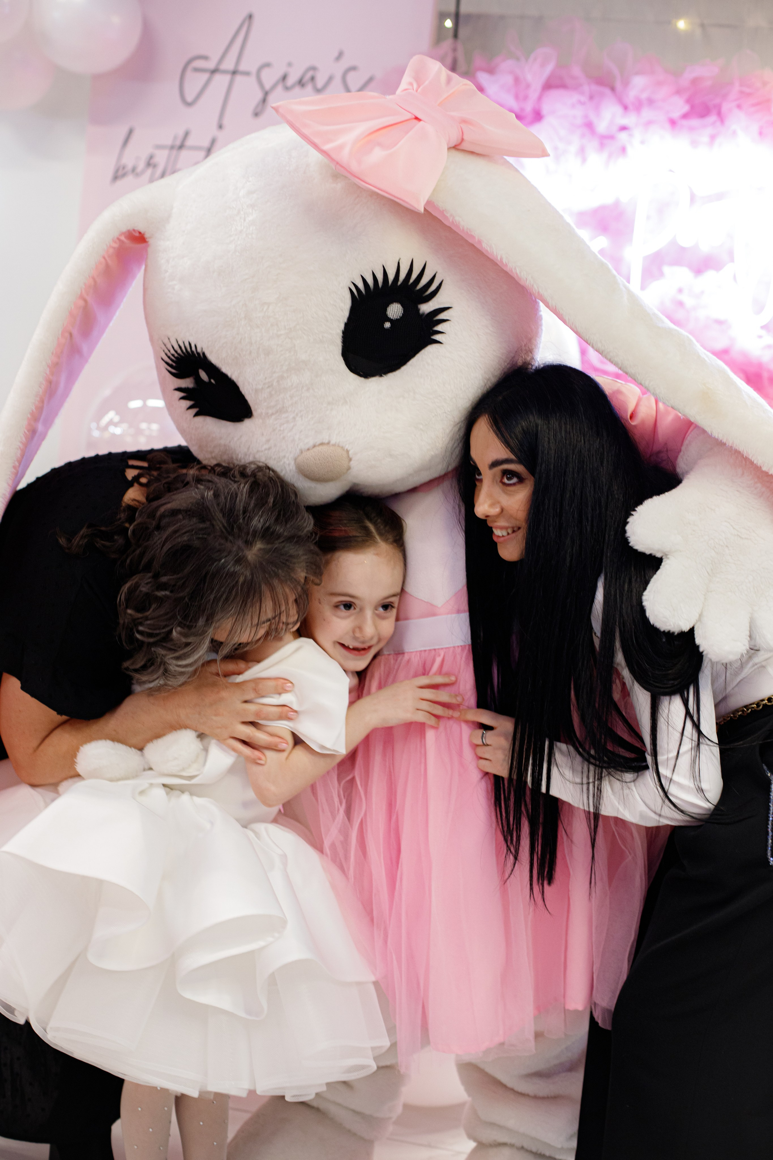 ASIA'S BIRTHDAY PARTY. Photokarish