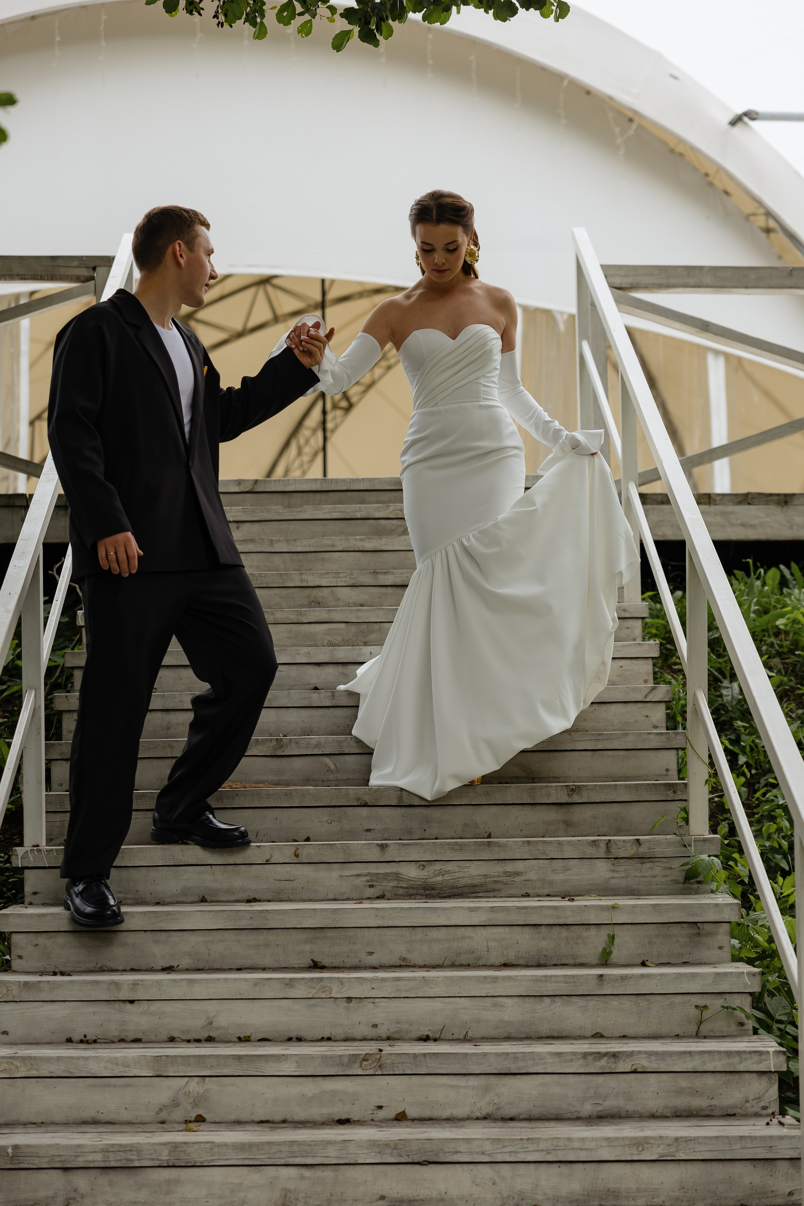 Июньская свадьба на берегу реки. Фотограф Сергей Ртищев в Москве и РФ