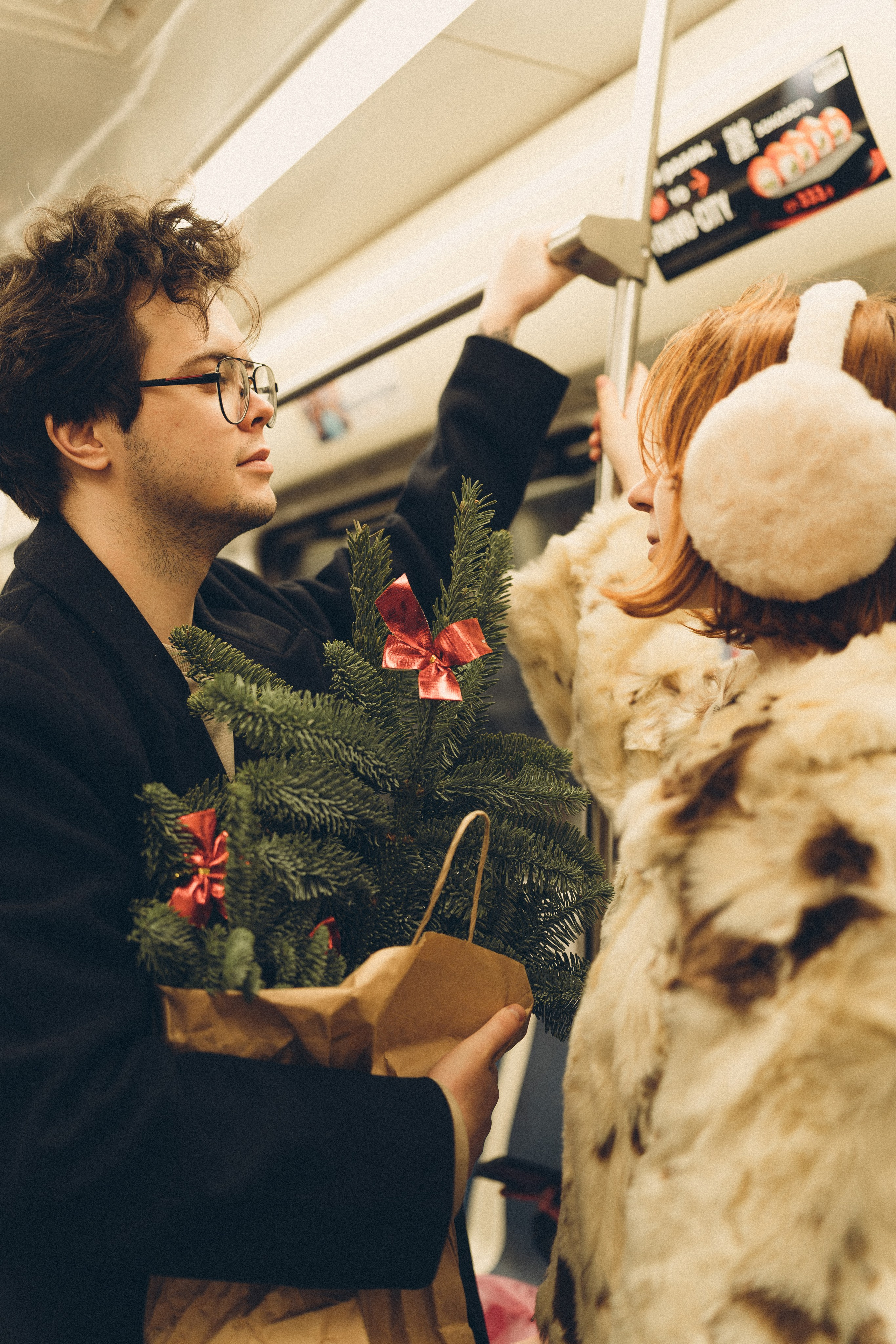НОВОГОДНЯЯ ФОТОСЕСИИЯ ПАРЫ В МЕТРО ЛЮБОВЬ. Профессиональный фотограф, Санкт-Петербург — Виктория Богомолова