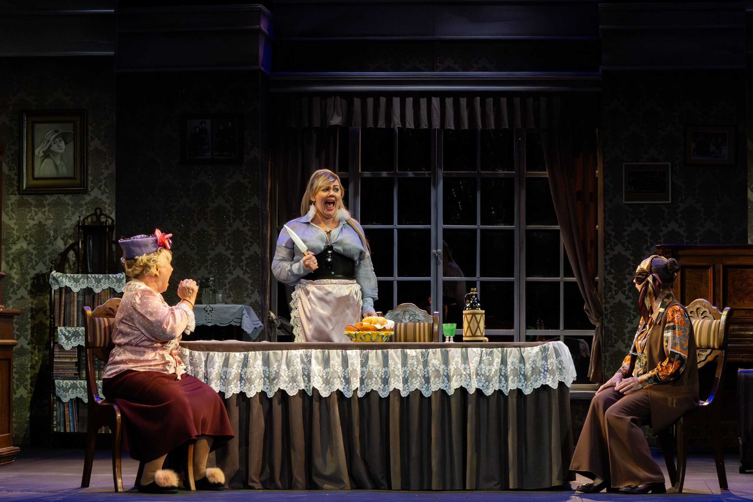 Театр Юного Зрителя «Отчаянные Тетки». Фотограф Марк Файзулин