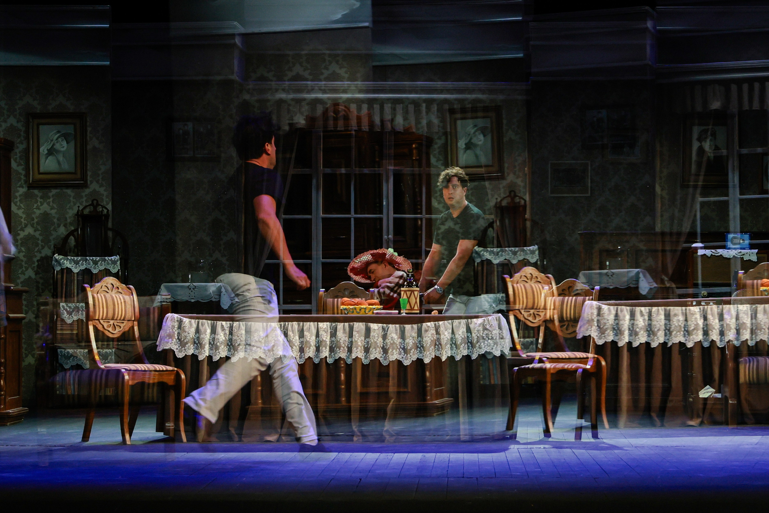 Театр Юного Зрителя «Отчаянные Тетки». Фотограф Марк Файзулин