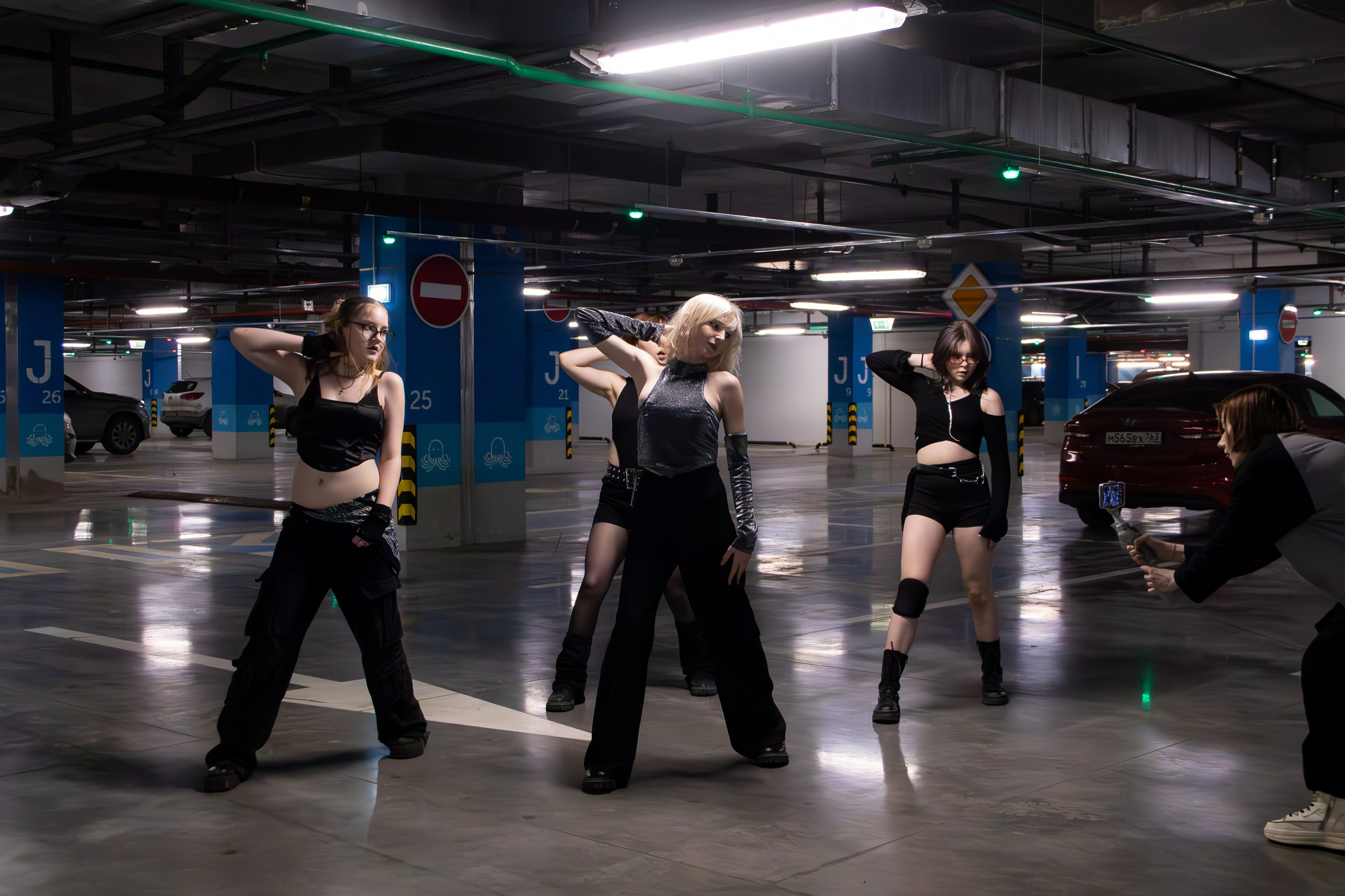 Бэкстейдж съёмок 16.SECTOR Aespa 'Whiplash'. K-pop (и не только) фотограф в Москве Светлана Полякова