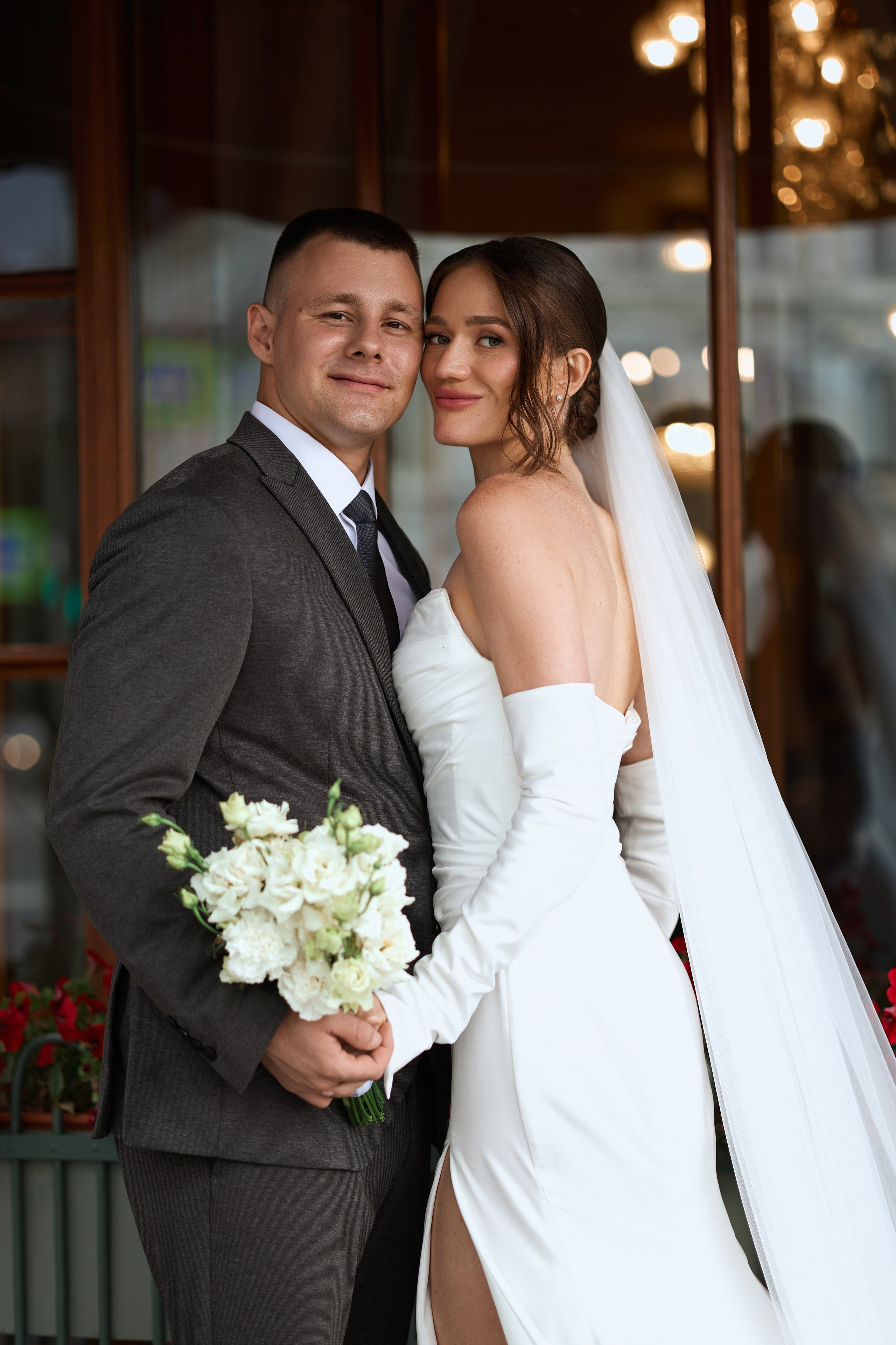 Свадьба в Питере на катере. Сестры Карабаза. Фотографы и ретушеры в Москве и Санкт-Петербурге