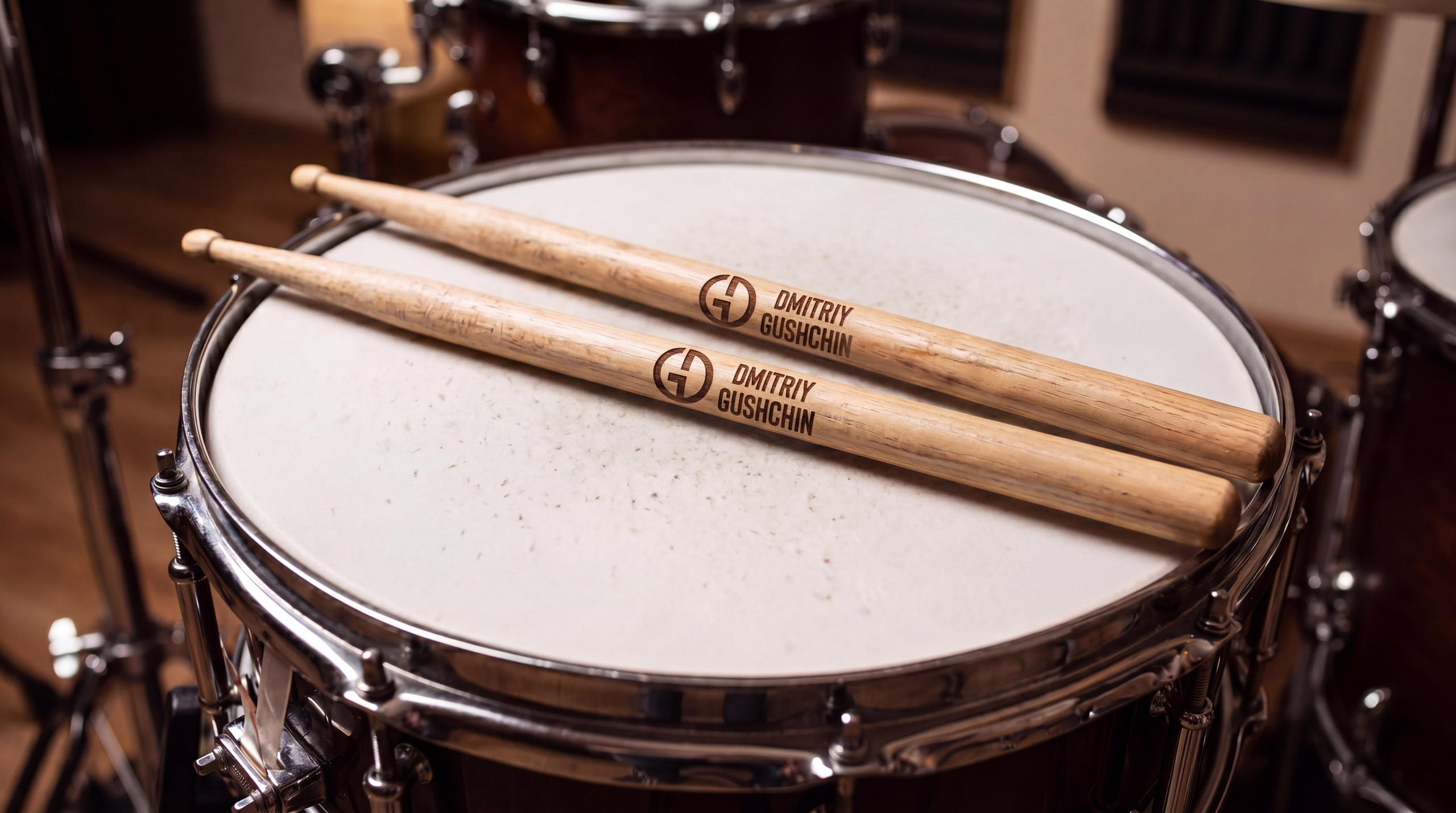 Дмитрий Гущин. Графический дизайнер Илья Левченко