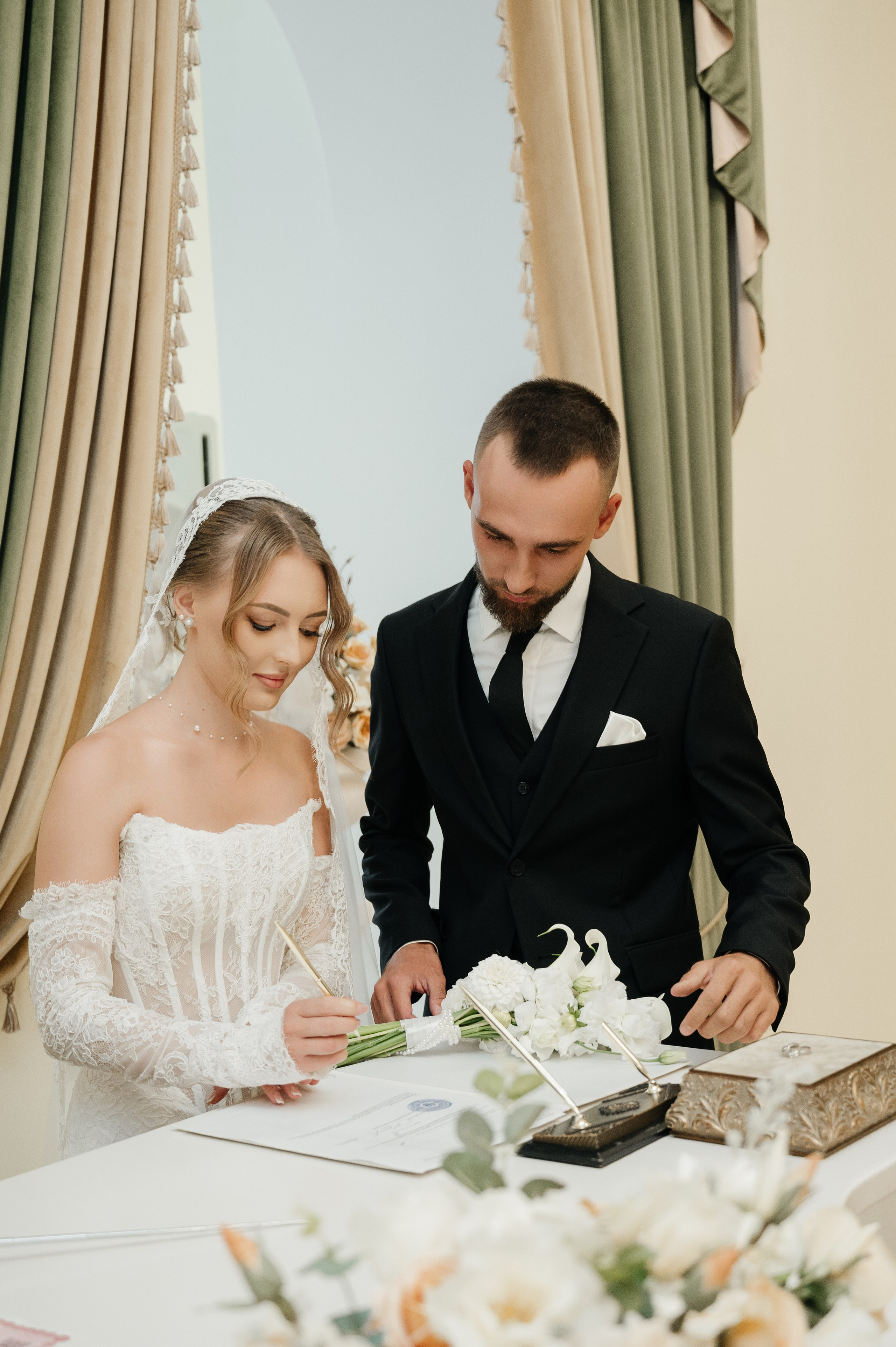 Виктор и Валерия (загс). Свадебный и семейный фотограф в Краснодаре Алина Мельник