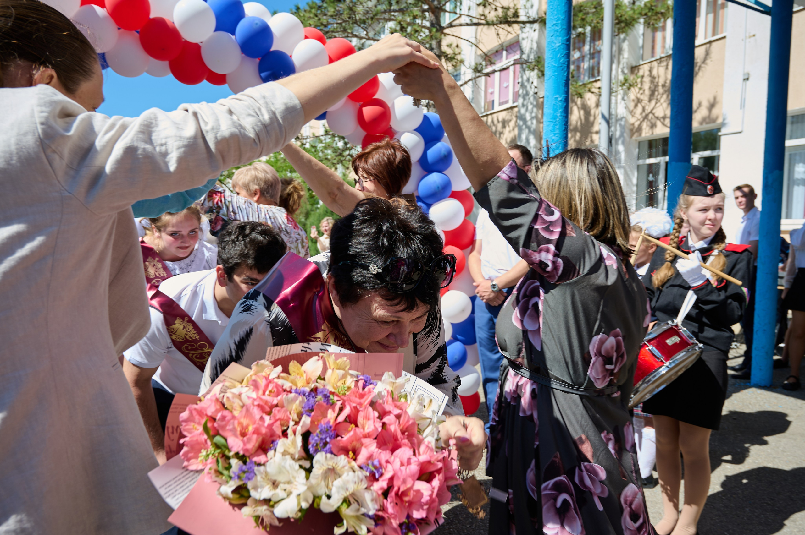 Последний звонок. Жизнь курорта Кабардинка в фотографиях