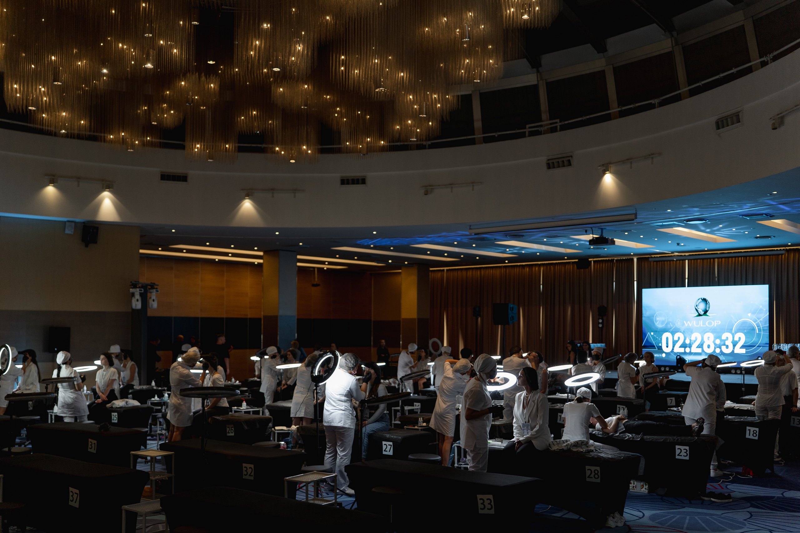 WULOP. Фотограф Макс Меш