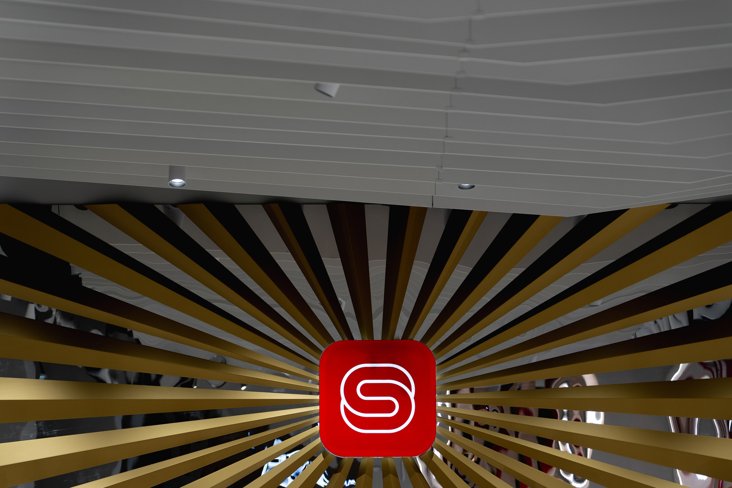 SUNLIGHT. Фотограф Макс Меш