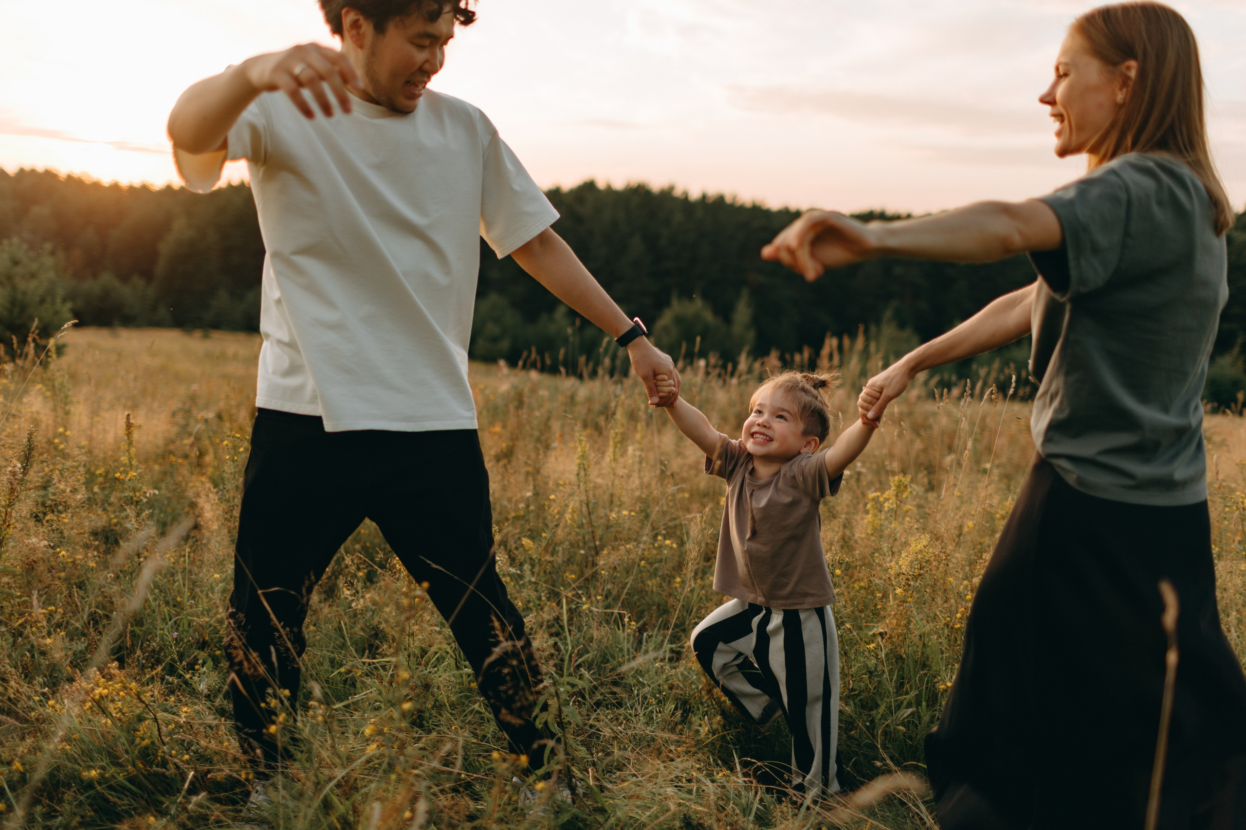 Живая семейная фотосессия на природе. Семейный фотограф в Санкт-Петербурге — Лена Тимина