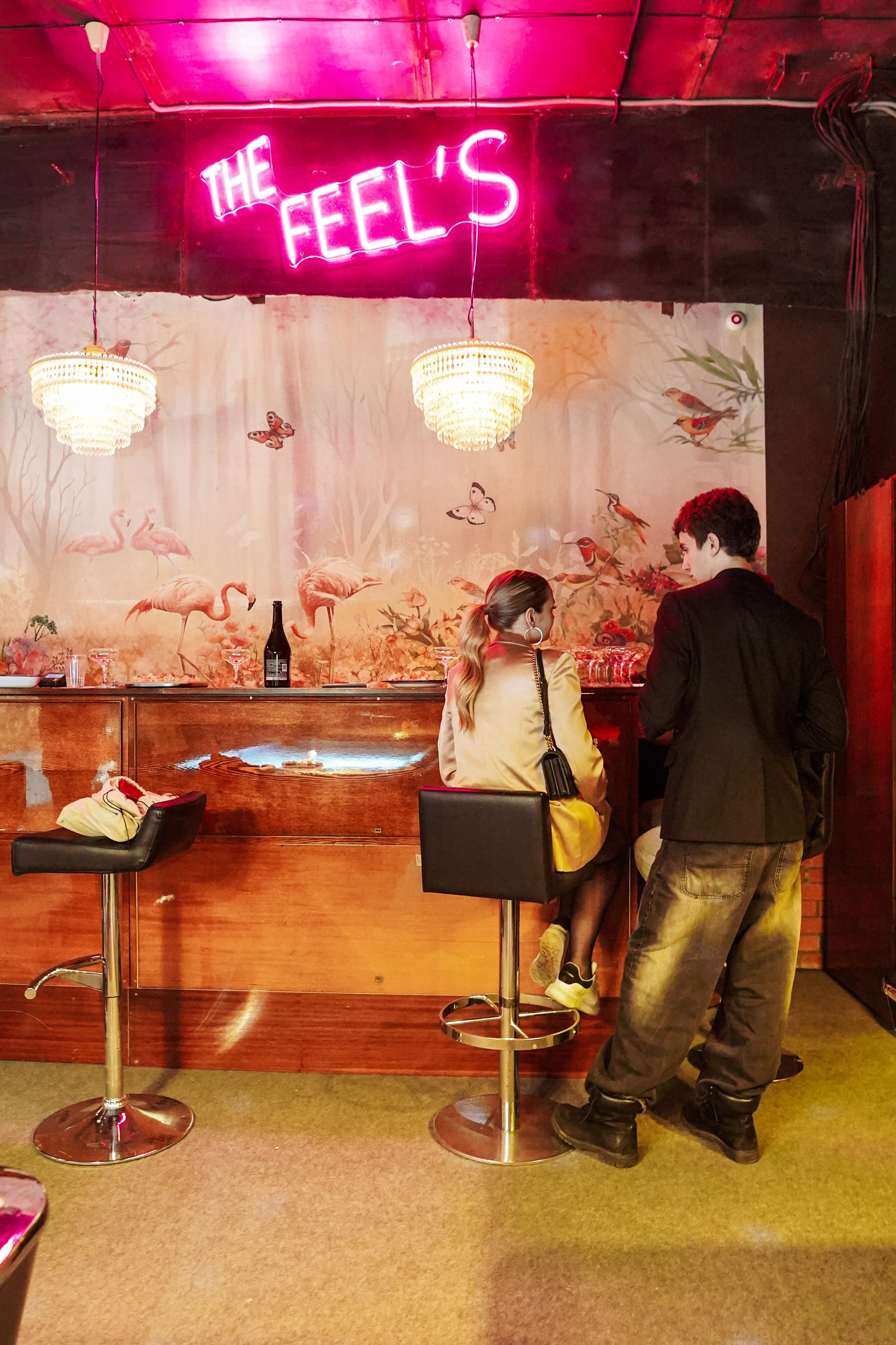 Бильярдная. ОЧЕНЬ ПЛОХОЙ ФОТОГРАФ