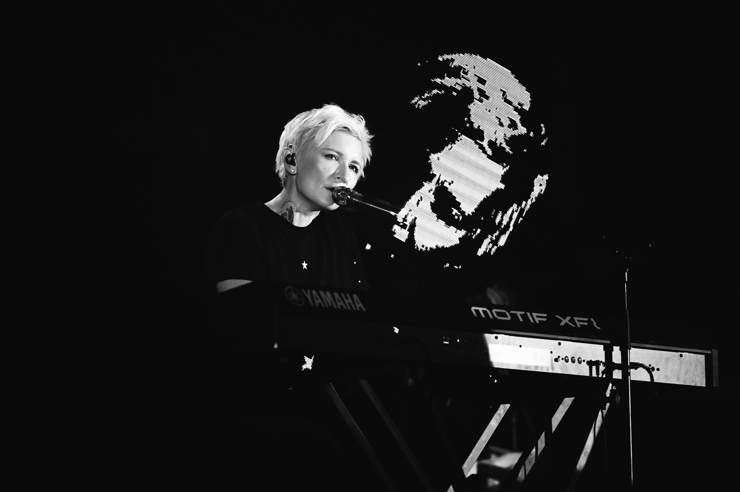 Концерты Красноярск, концертная съемка. Юлия Раскова — Портретный и семейный фотограф в Красноярске