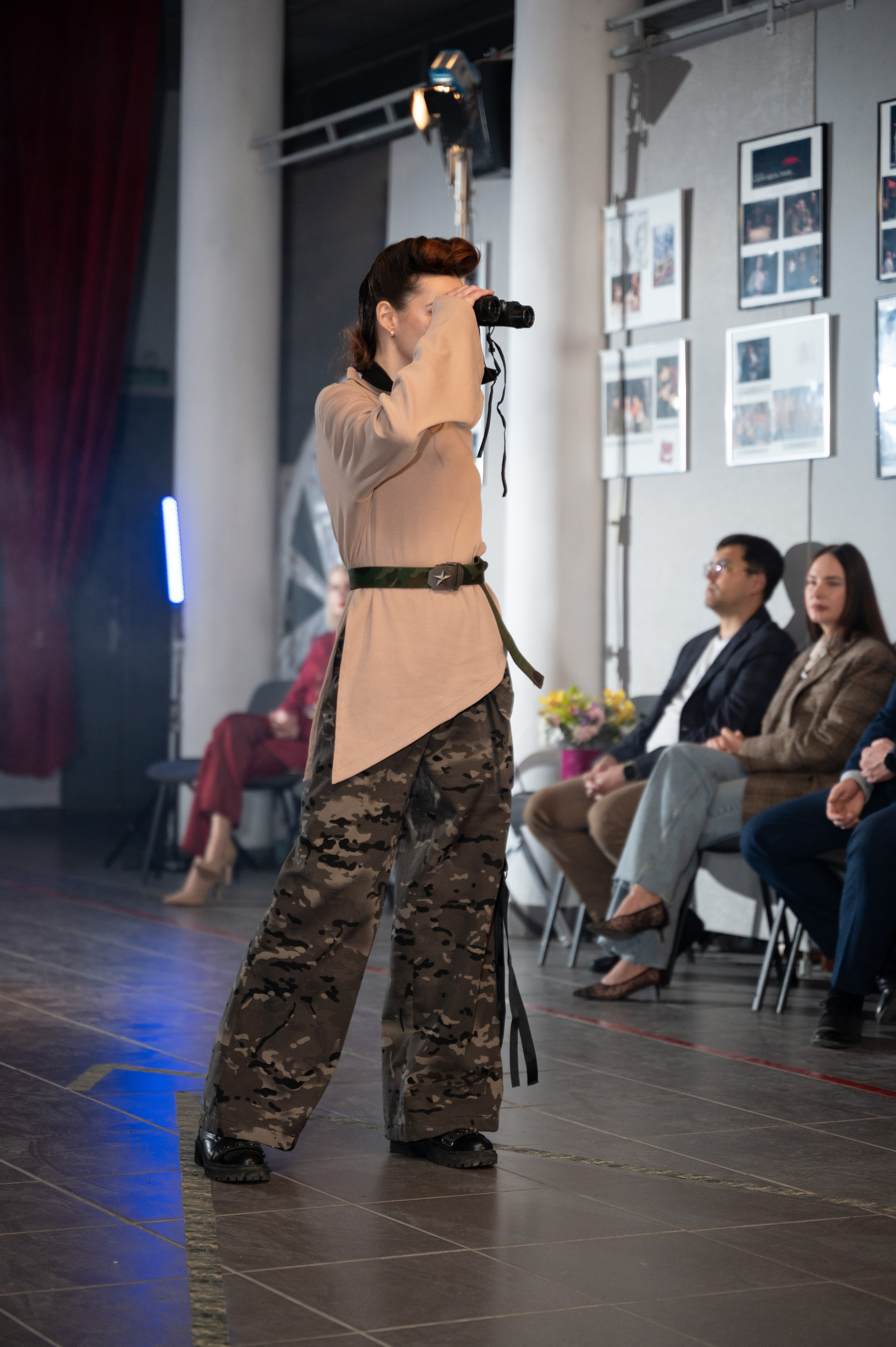 Закрытый показ милитари «Своя трансформация» дизайнера Юлии Бойченко | 24.04.2025. Фотограф в Омске Елизавета Кириллова