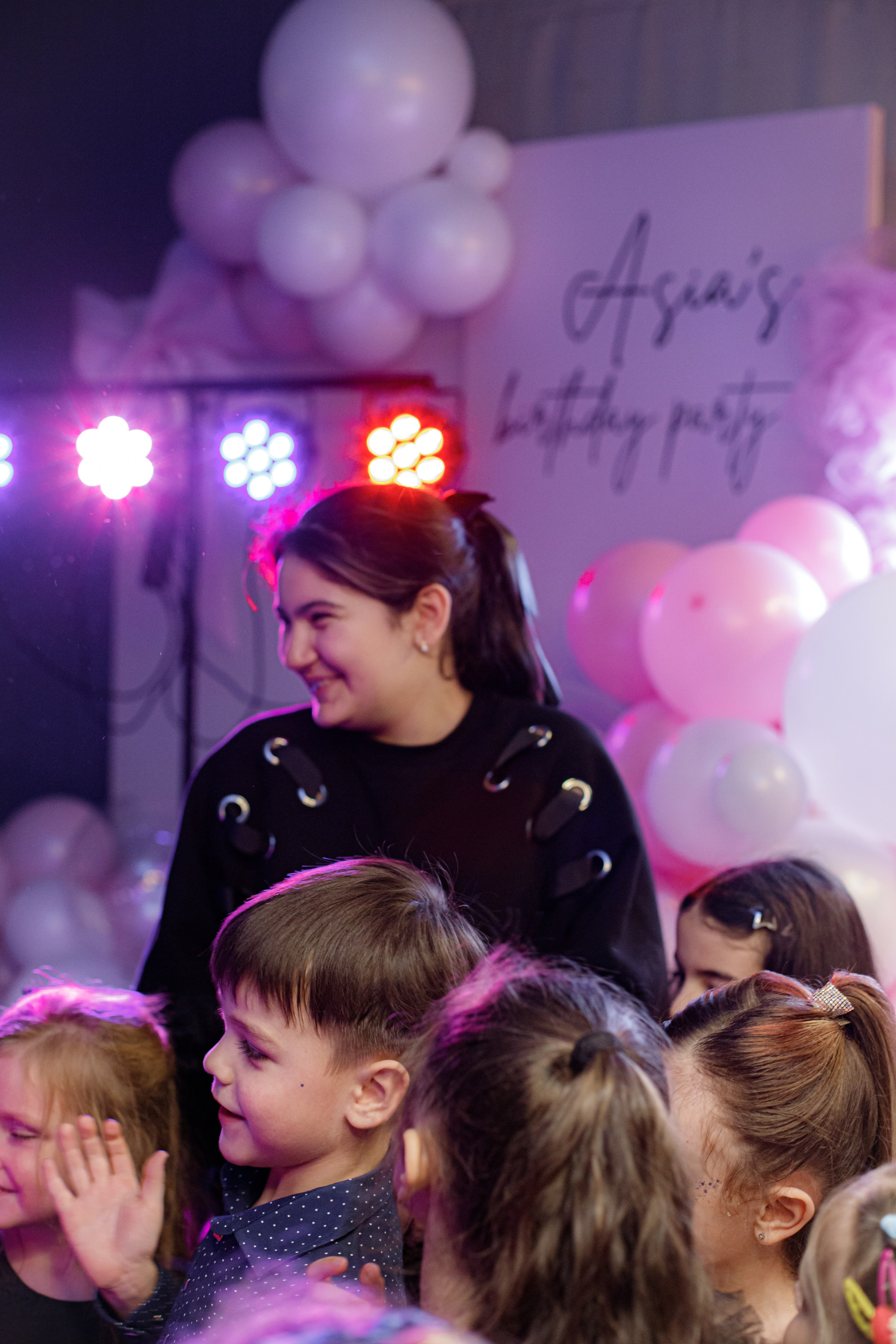 ASIA'S BIRTHDAY PARTY. Photokarish