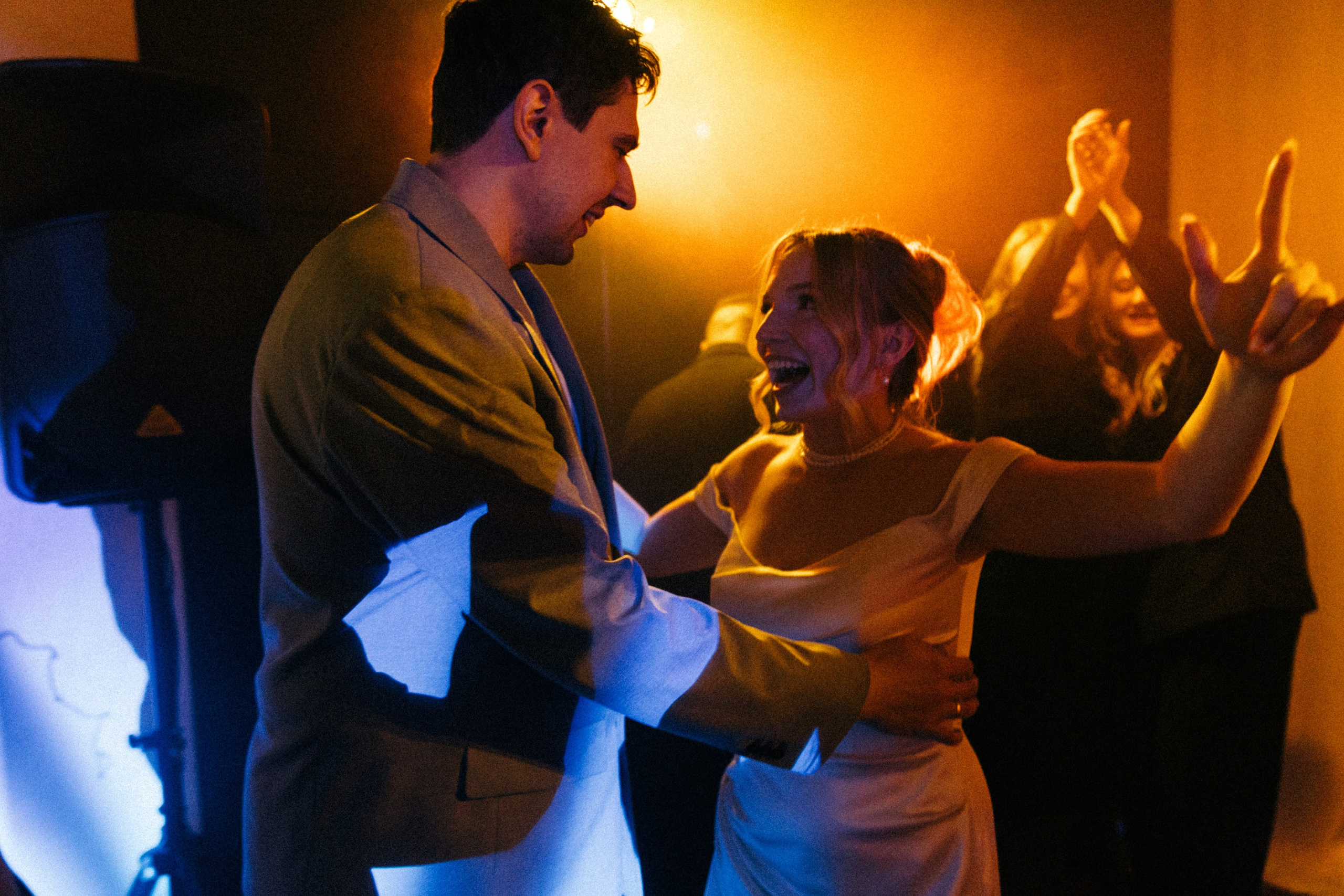 Свадьба в Питере. HELD BY LOVE. Фотограф в Астрахани Радмир Баймухамедов