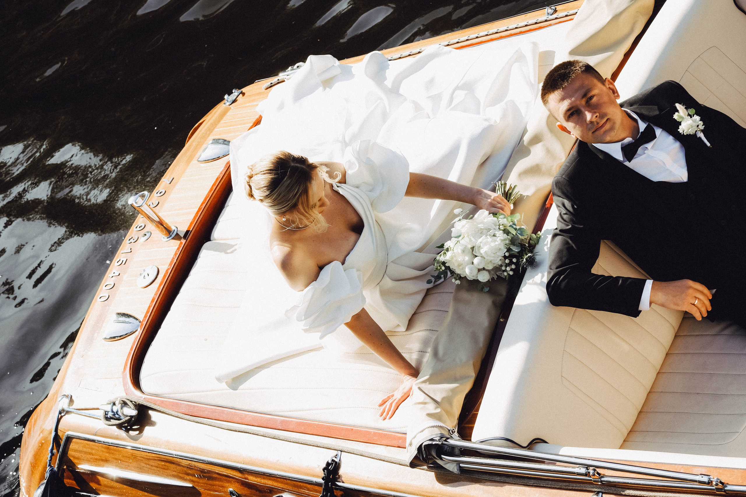 СВАДЕБГНАЯ ПРОГУЛКА ПО КАНАЛ САНКТ-ПЕТЕРБУРГА НА КАТЕРЕ. Профессиональный фотограф, Санкт-Петербург — Виктория Богомолова