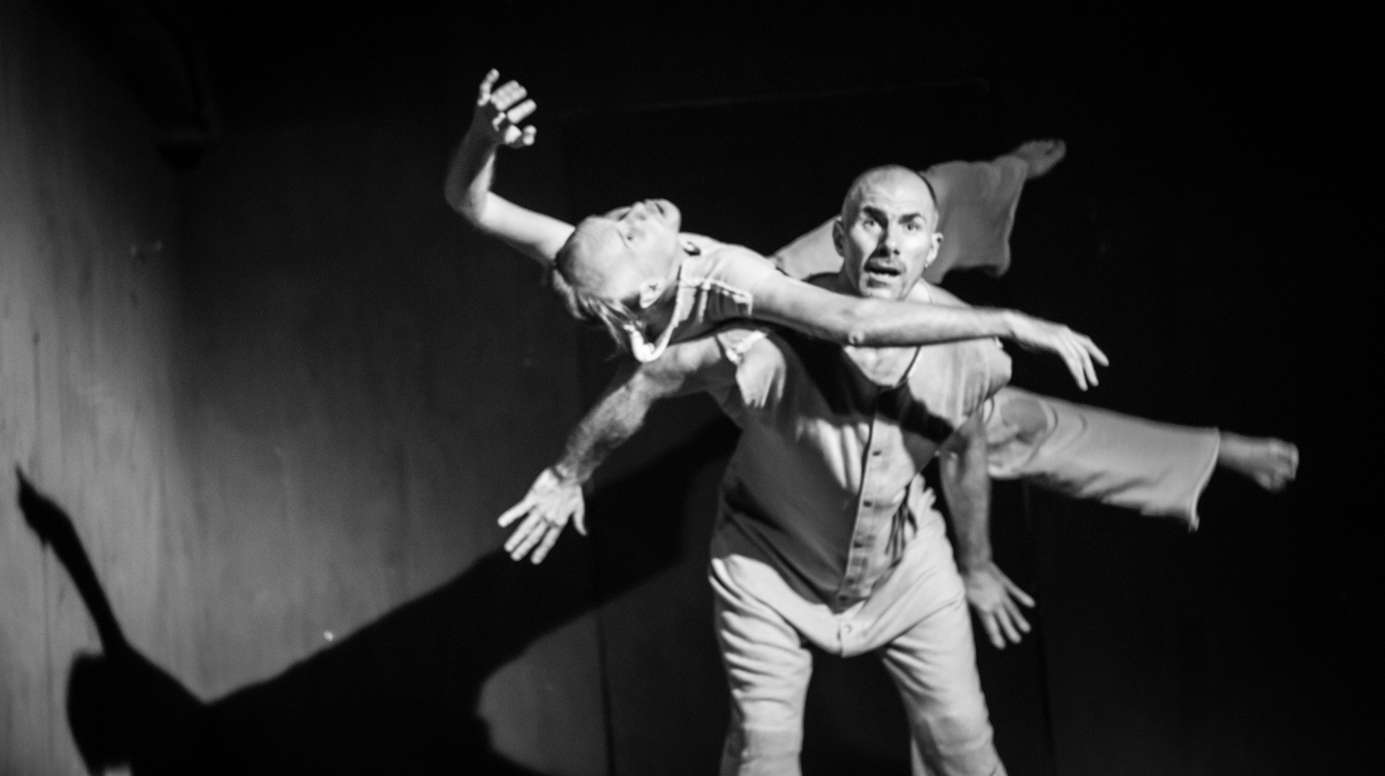 Рентген снов — Илья и Вадим. Фотосъемка представлений, спектаклей и перформансов