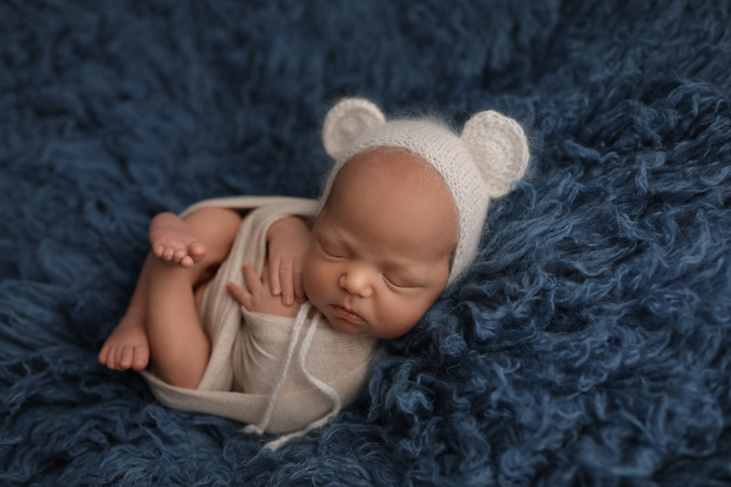 PH @anna_molodykh_newborn.almaty. Retoucher Aleksmokh