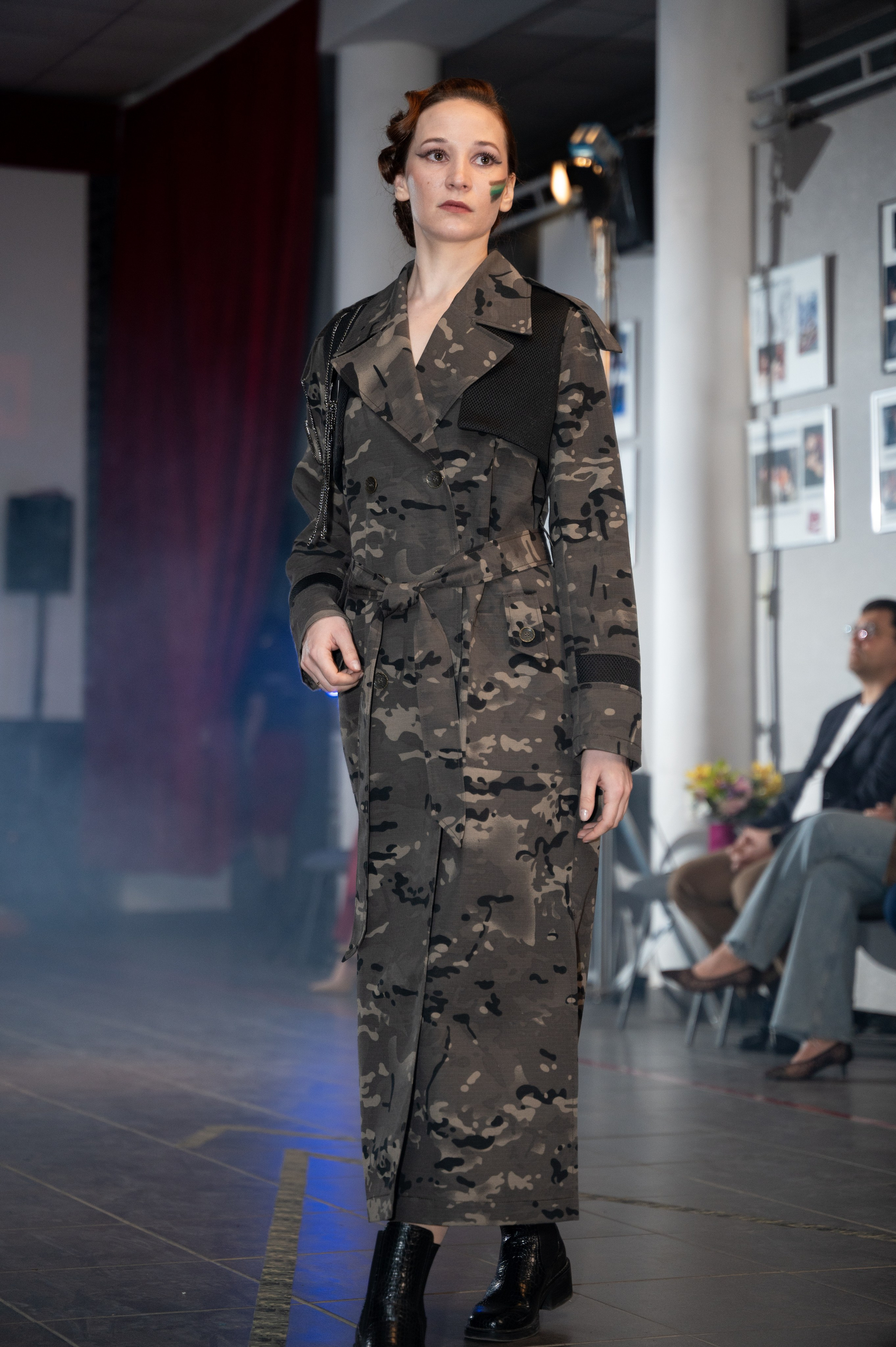 Закрытый показ милитари «Своя трансформация» дизайнера Юлии Бойченко | 24.04.2025. Фотограф в Омске Елизавета Кириллова
