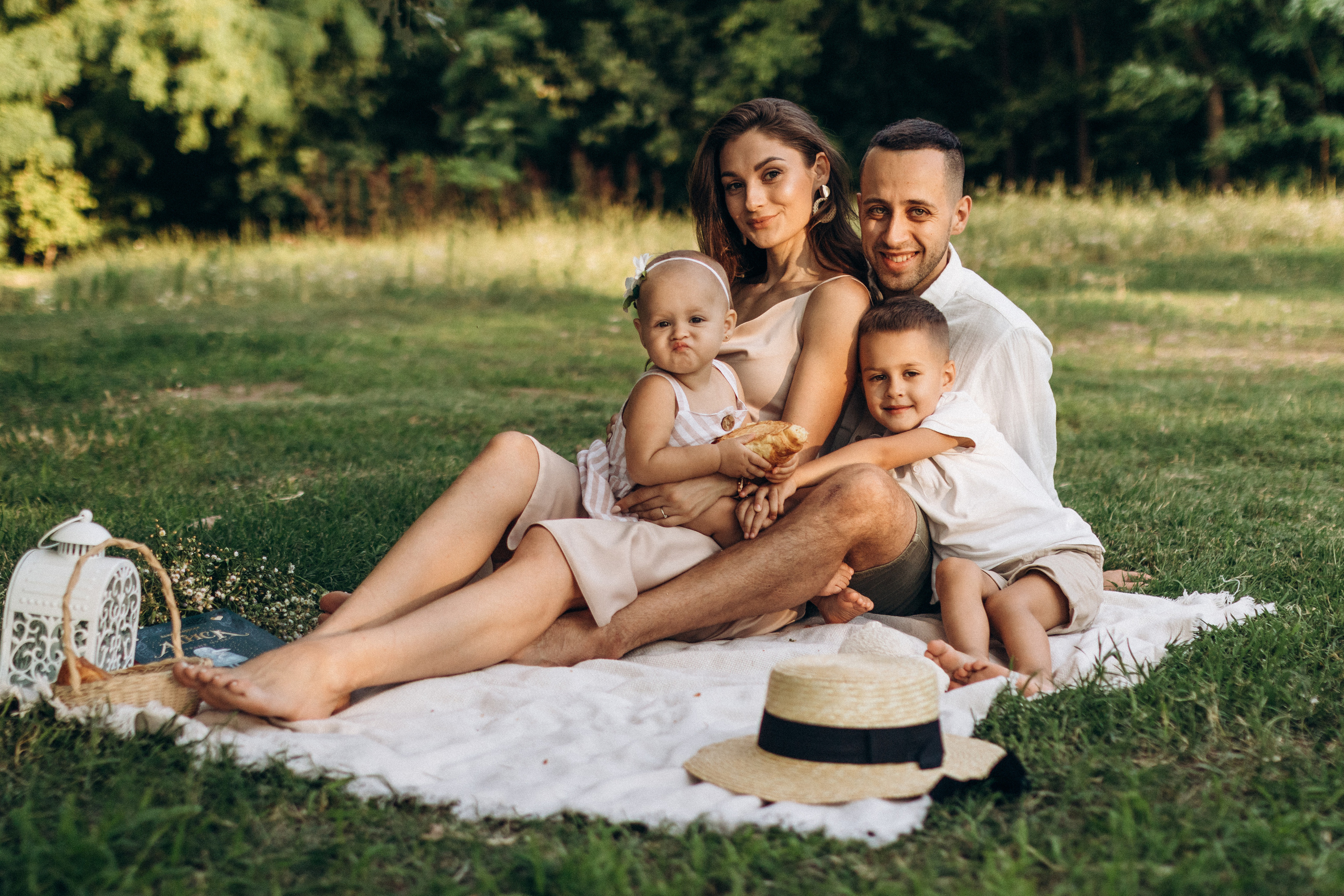 В стране чудес: Настя, Амели, Эден, Эмиль. Фотограф в Краснодаре Арина Кудряшова