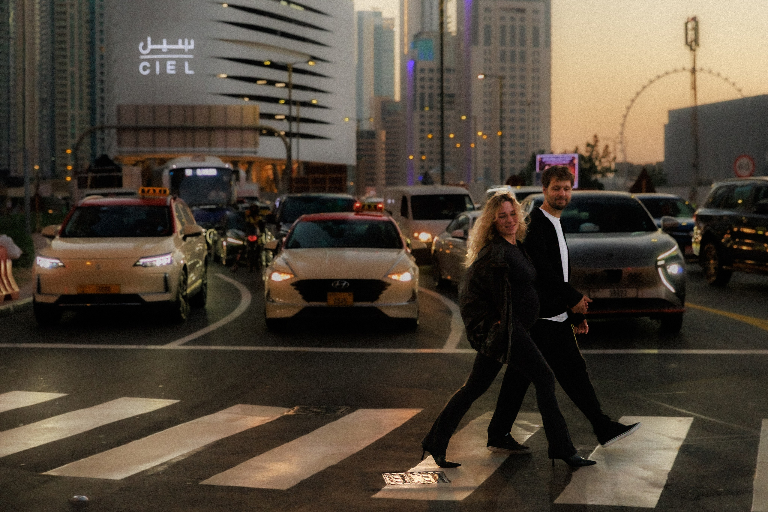 Street Style pregnancy. Валерия Солнцева свадебный и семейный фотограф