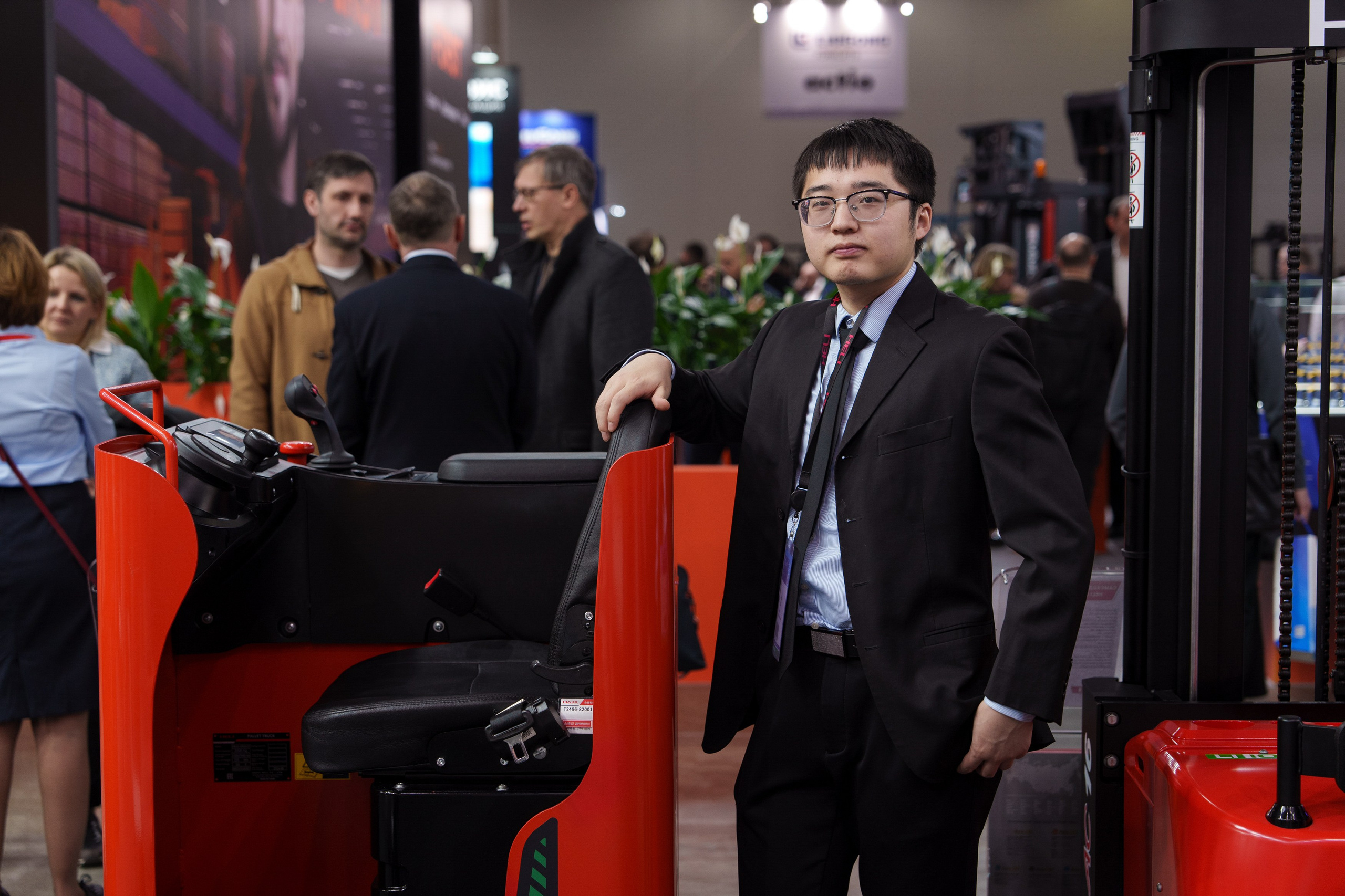 HELI. Стенд в Крокус Экспо. Фотограф Саша Блюз