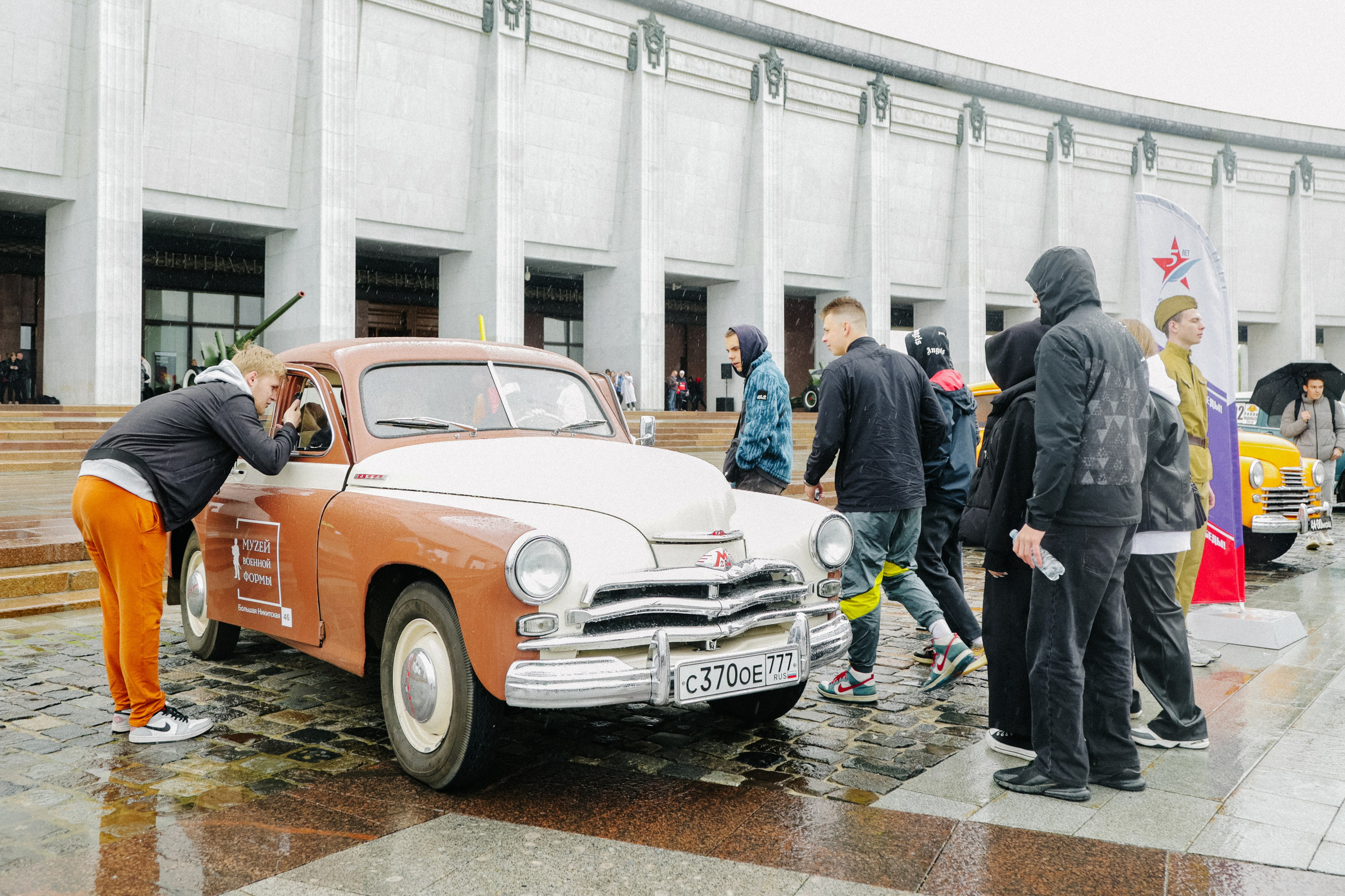 Автопробег ретромашин. Фотограф и видеограф в Москве Ирина Фомочкина