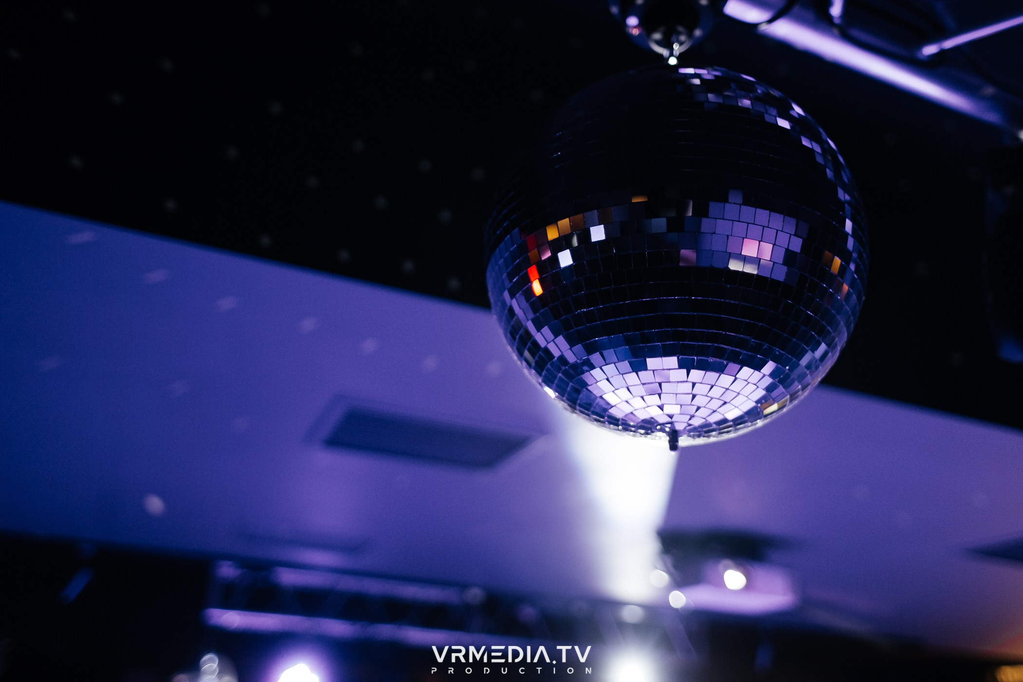 ЗИМА ХОЛОДА в караоке-баре «Volna»