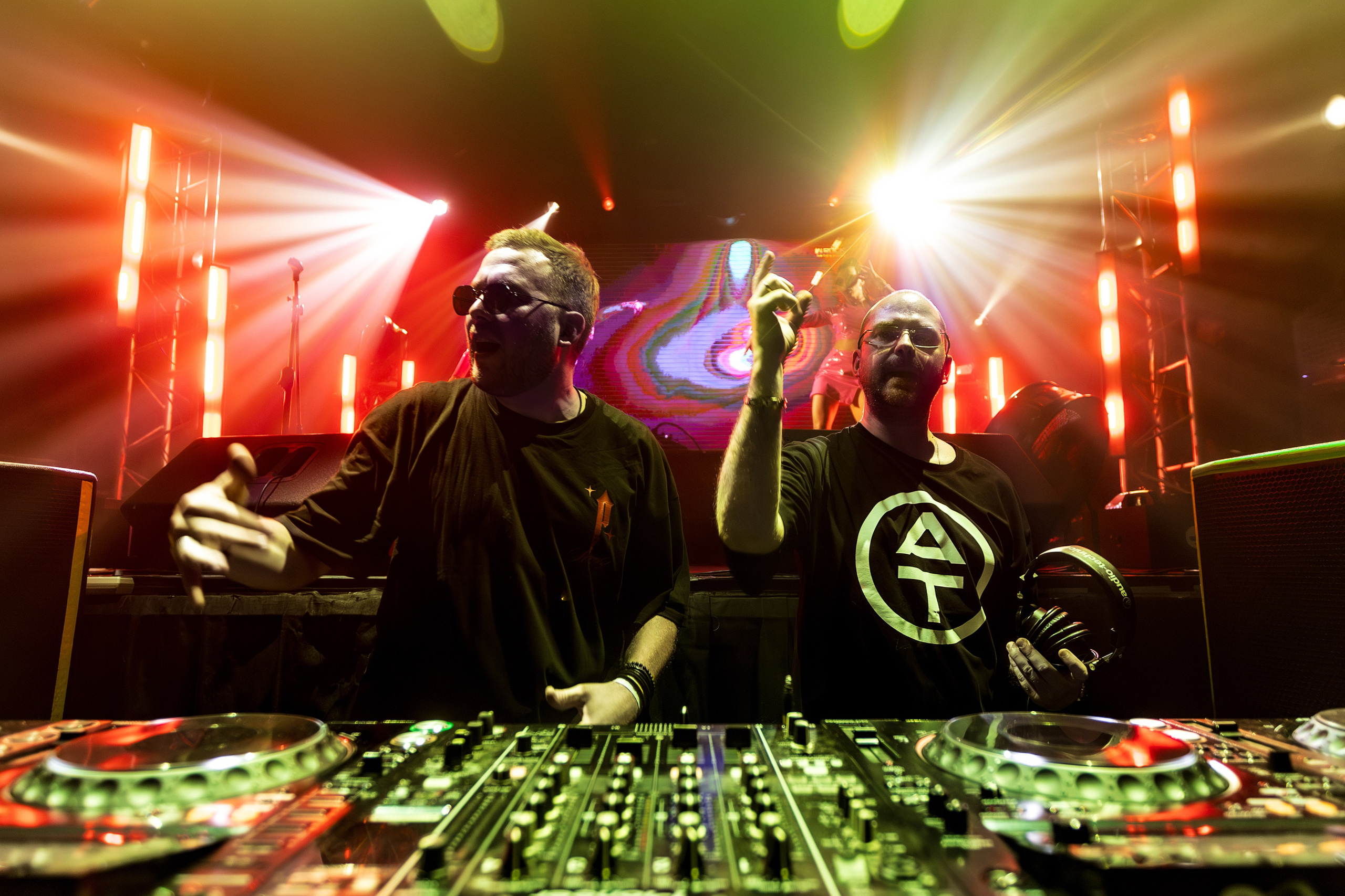 System Reality: Glow! в клубе Фабрика, Екатеринбург. Репортажный фотограф Екатеринбург | Яркий, качественный репортаж | Концерты, клубы, репортаж, праздники, корпоративы