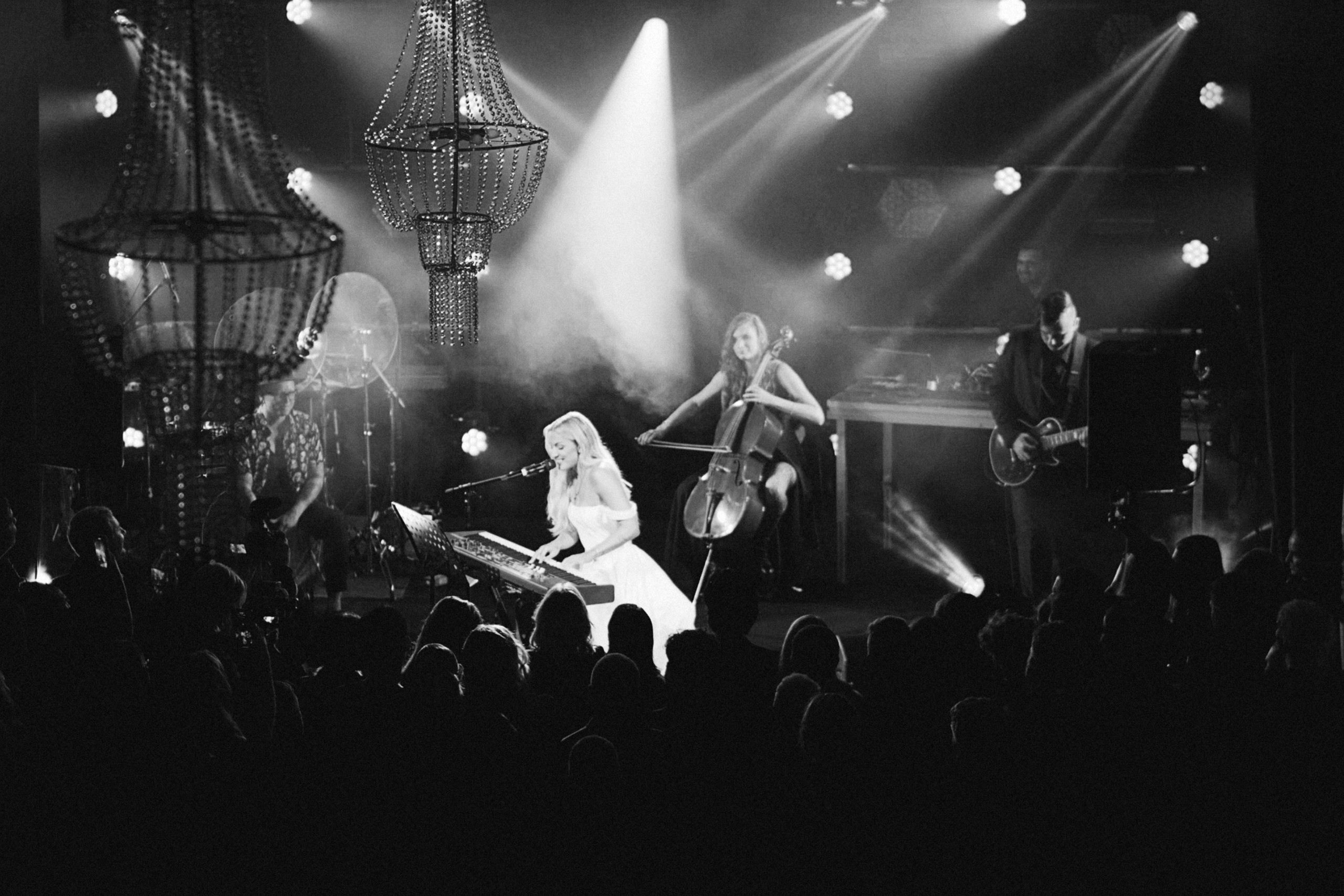 Mary Gu & Toli Wildways. VENSKAYA WEDDING & EVENT PLANNER