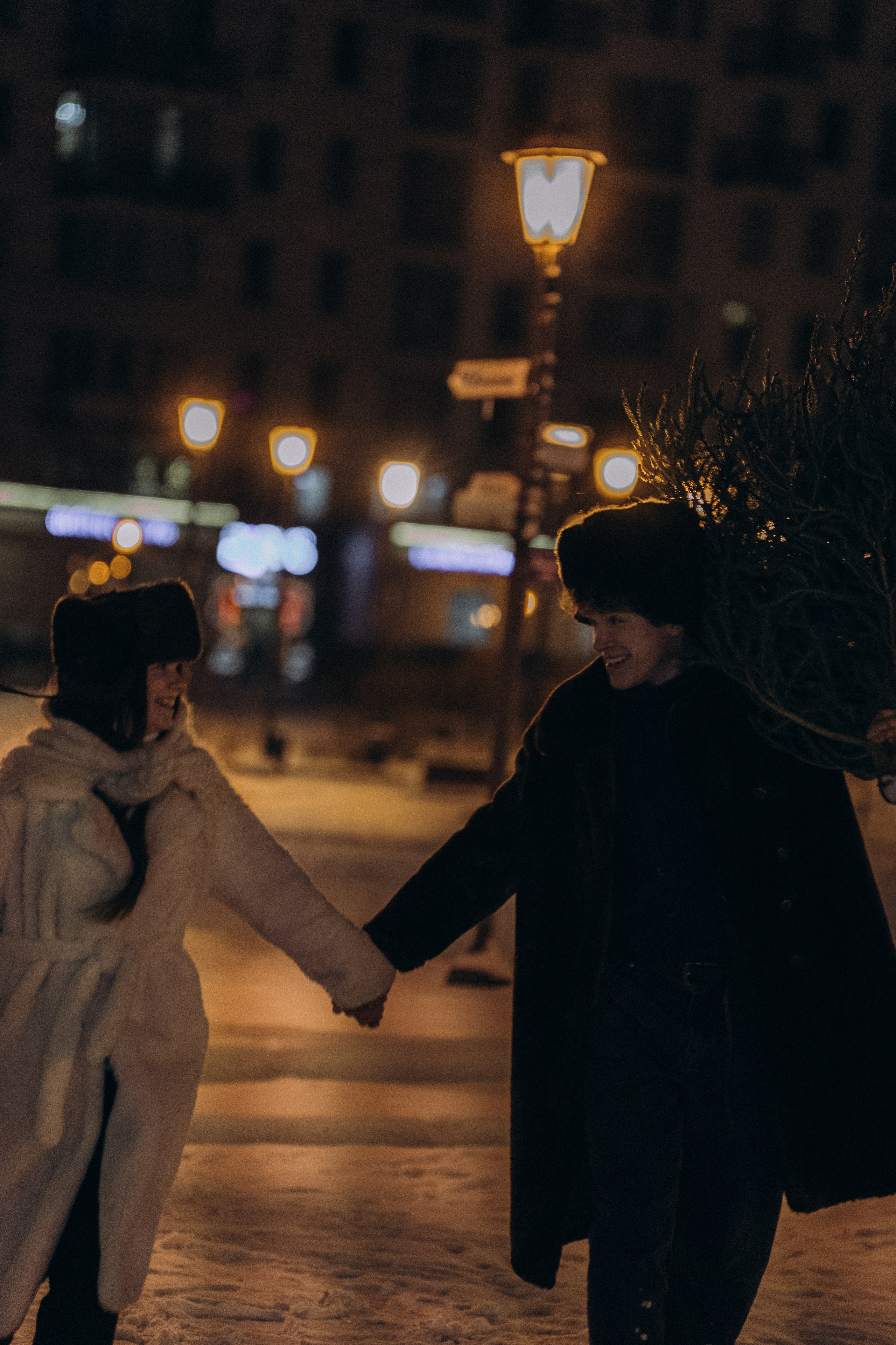 НОВОГОДНЯЯ ПРОГУЛКА ПАРЫ ПО ЧЕРНЫШЕВСКОЙ ПЕРЕД НОВЫМ ГОДОМ. Профессиональный фотограф, Санкт-Петербург — Виктория Богомолова