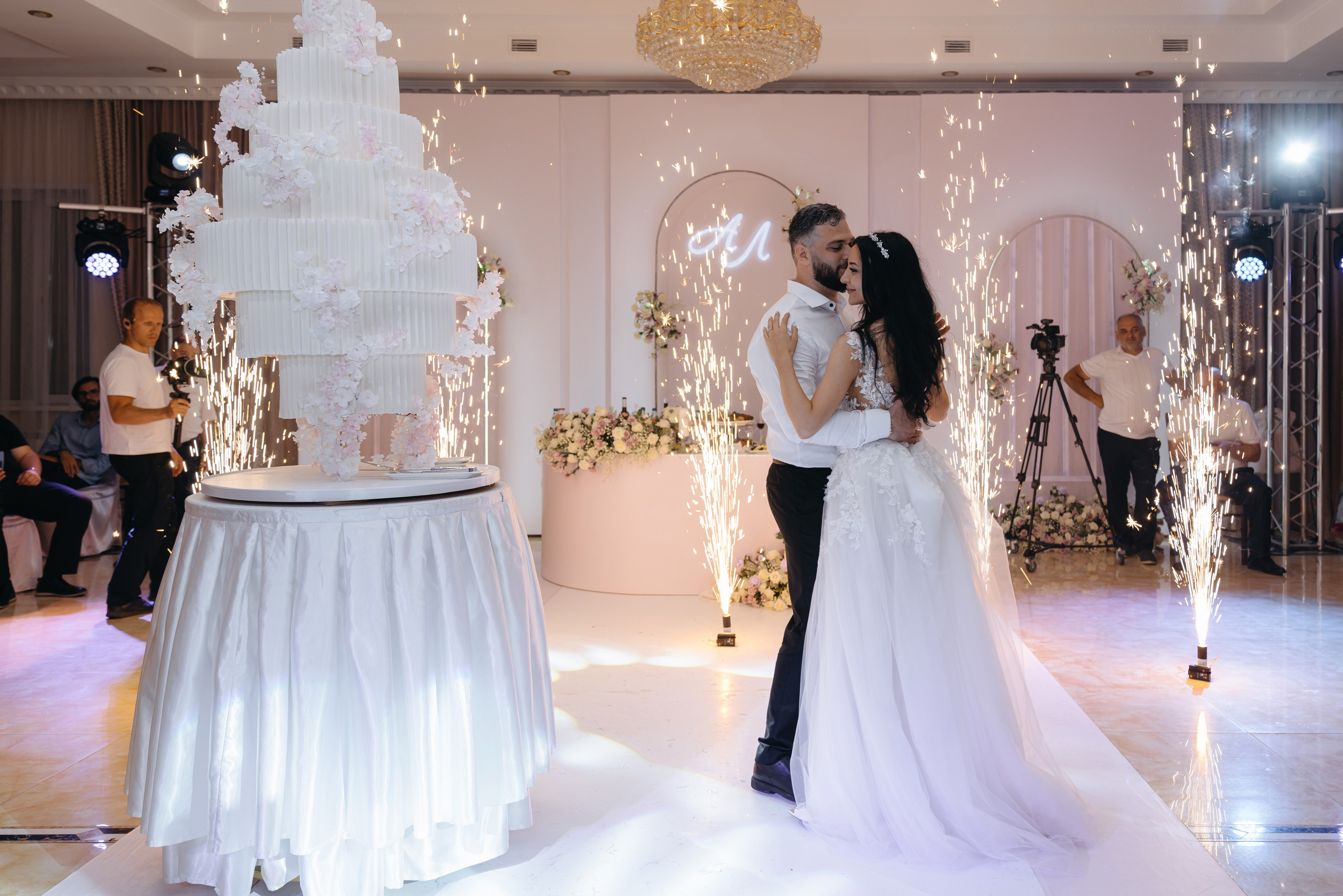 Артем и Лусине. Свадебный фотограф Красноярск Вязьминова Мария