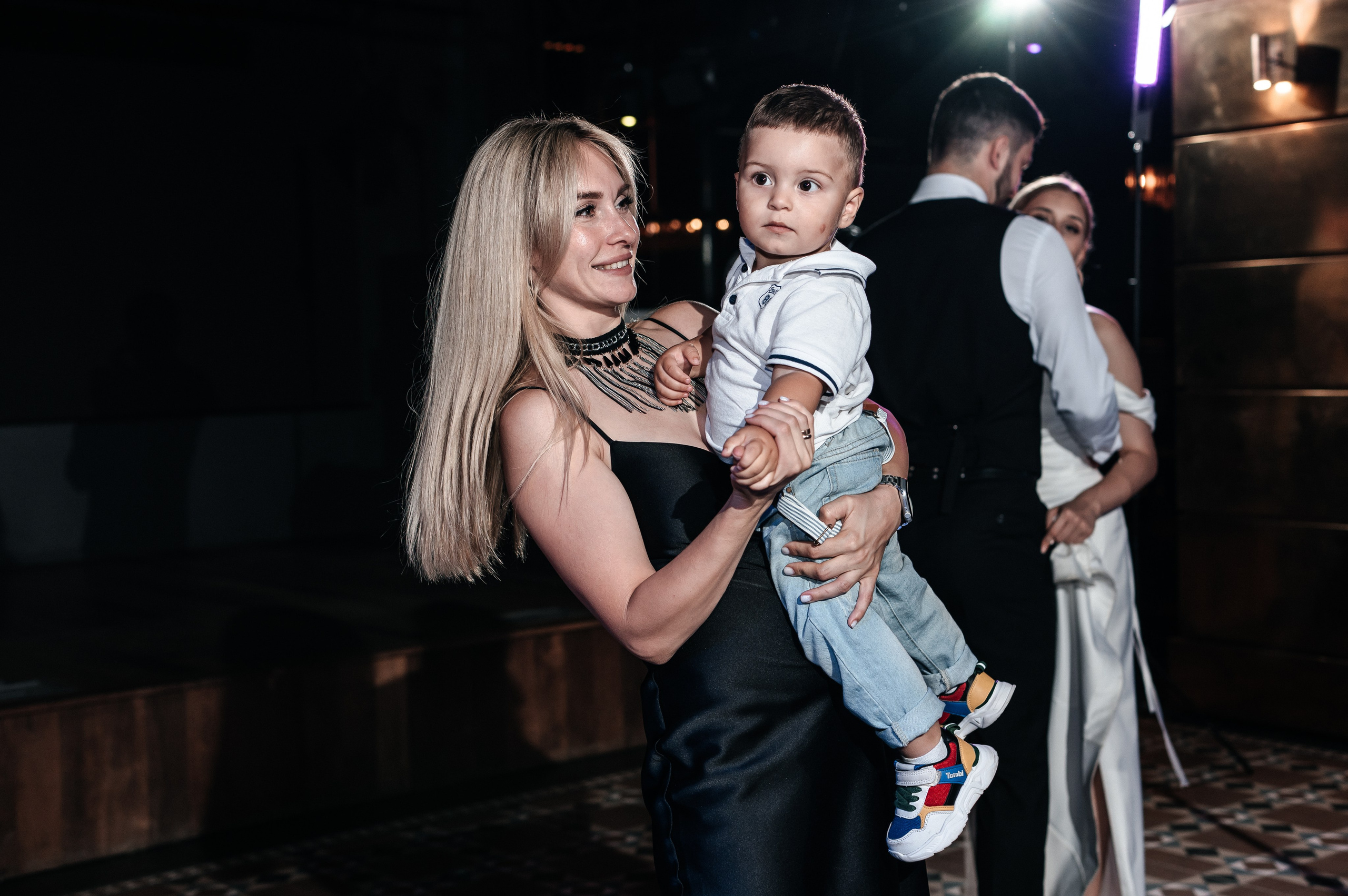 Даниил и Валерия. Черная утка. Полный день. Фотограф Екатерина Бочарникова