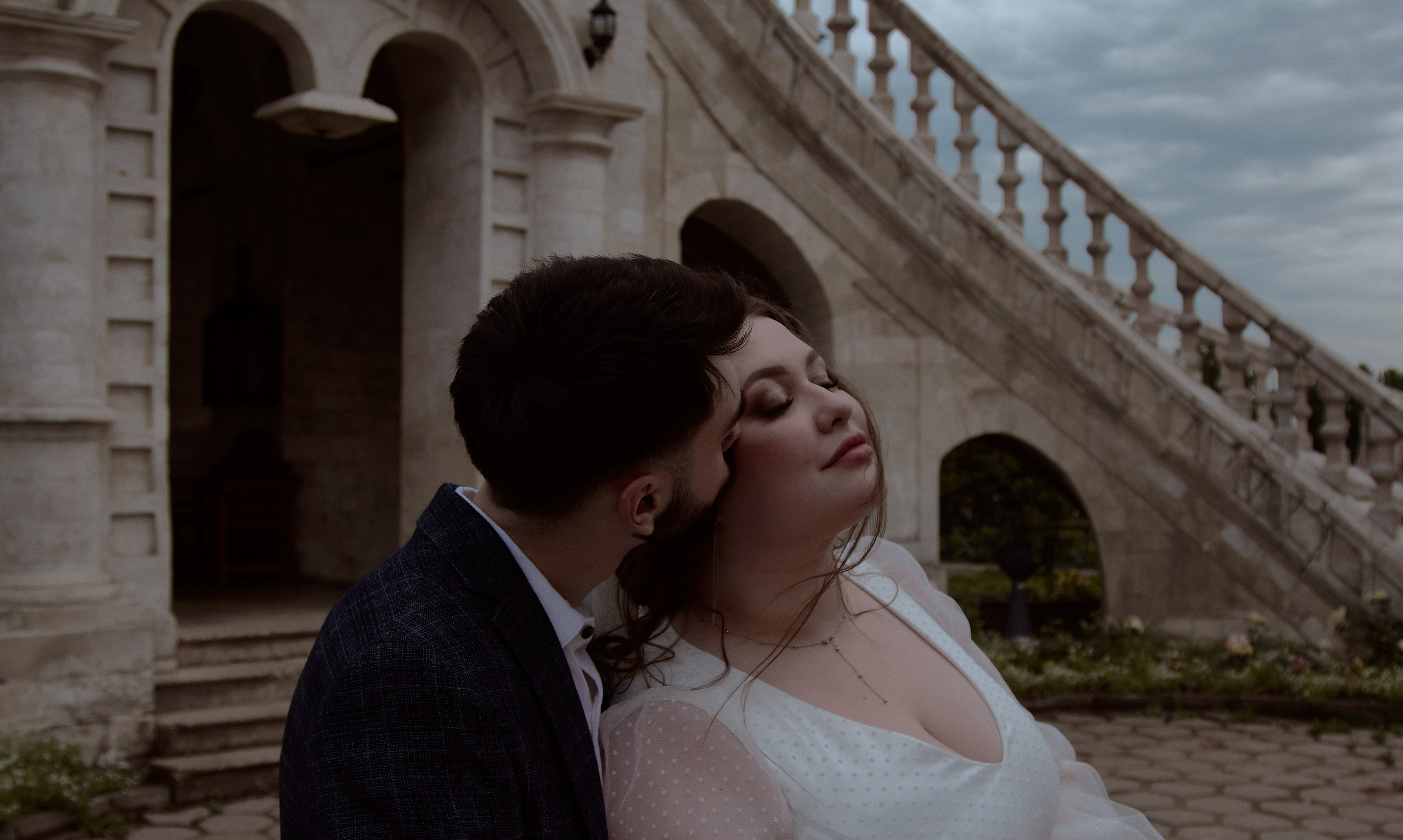 Виктория и Даниэль. Владимирский храм. Фотограф лавстори Москва/МО Приятелева Ангелина