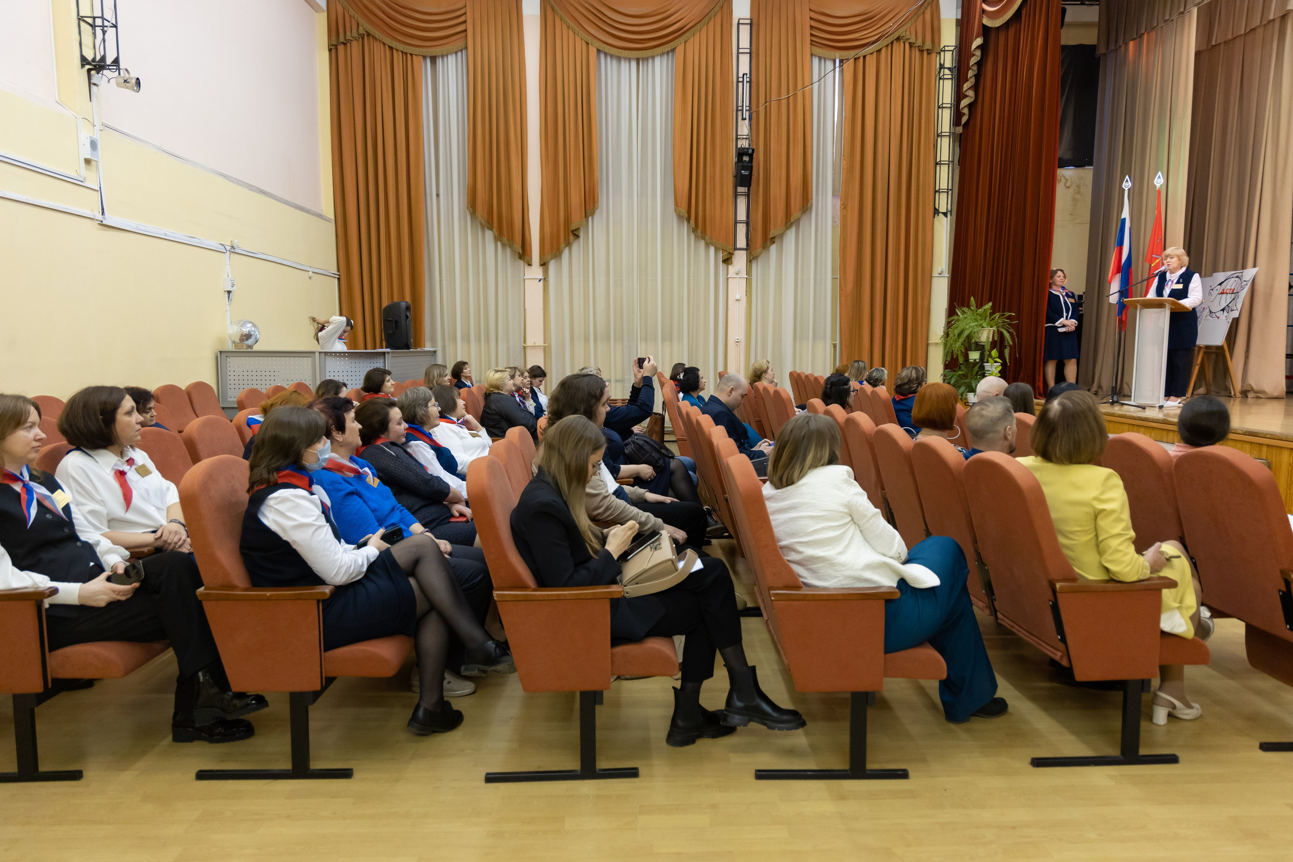 XIV ПМОФ '24. Школа 683. Евгений Матвеев — фотограф в Санкт-Петербурге