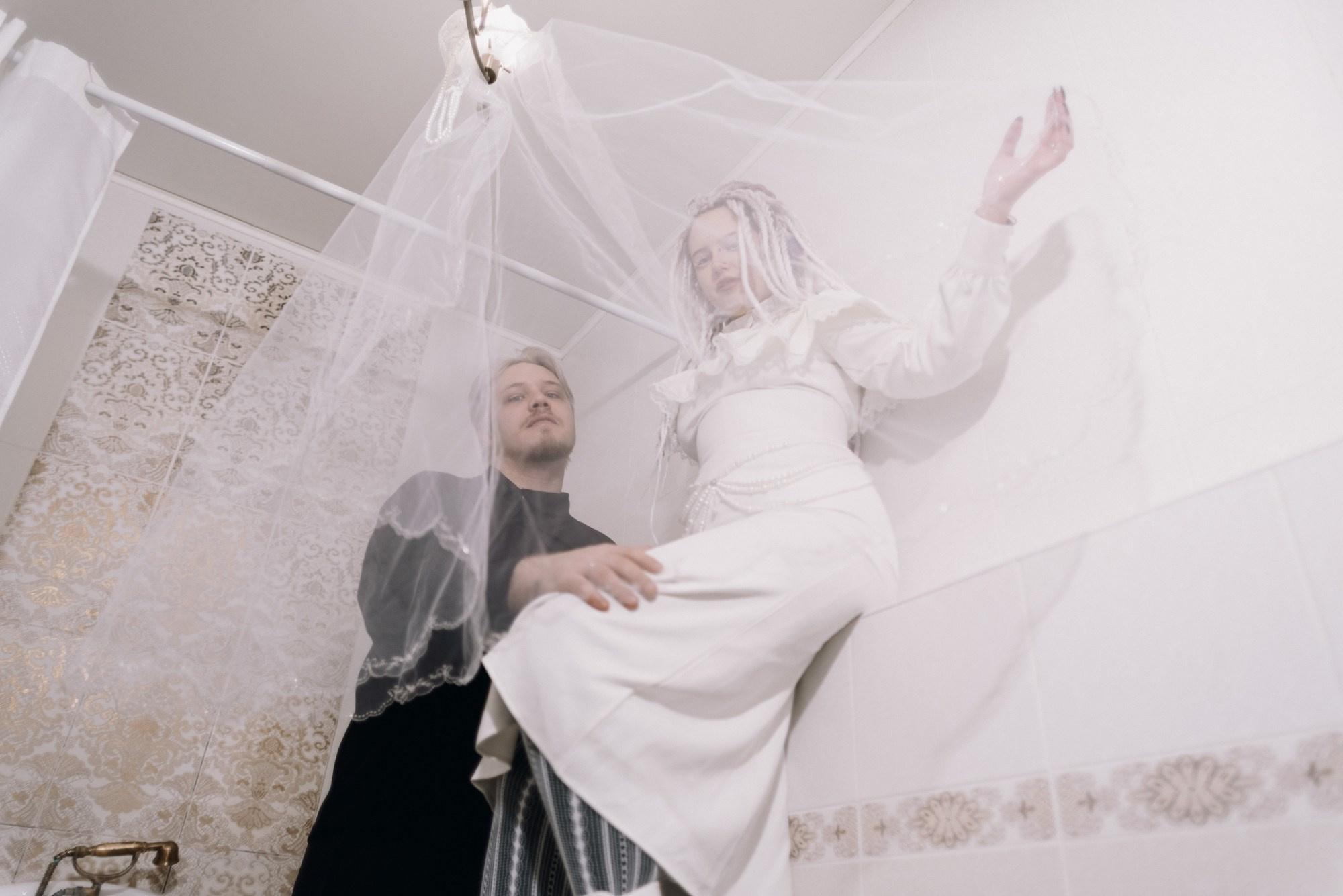 Свадьба для двоих в Тюмени — фотосессия в ЗАГСе, кафе и отеле. Портретный фотограф Тюмень Дарья Мустафина